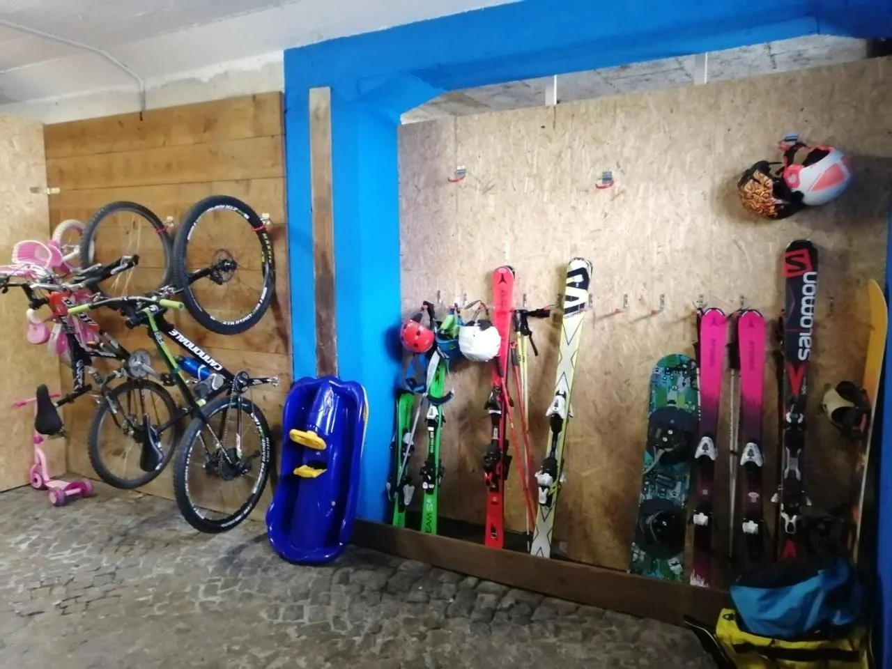 Skiing in Chalet Cuore delle Alpi
