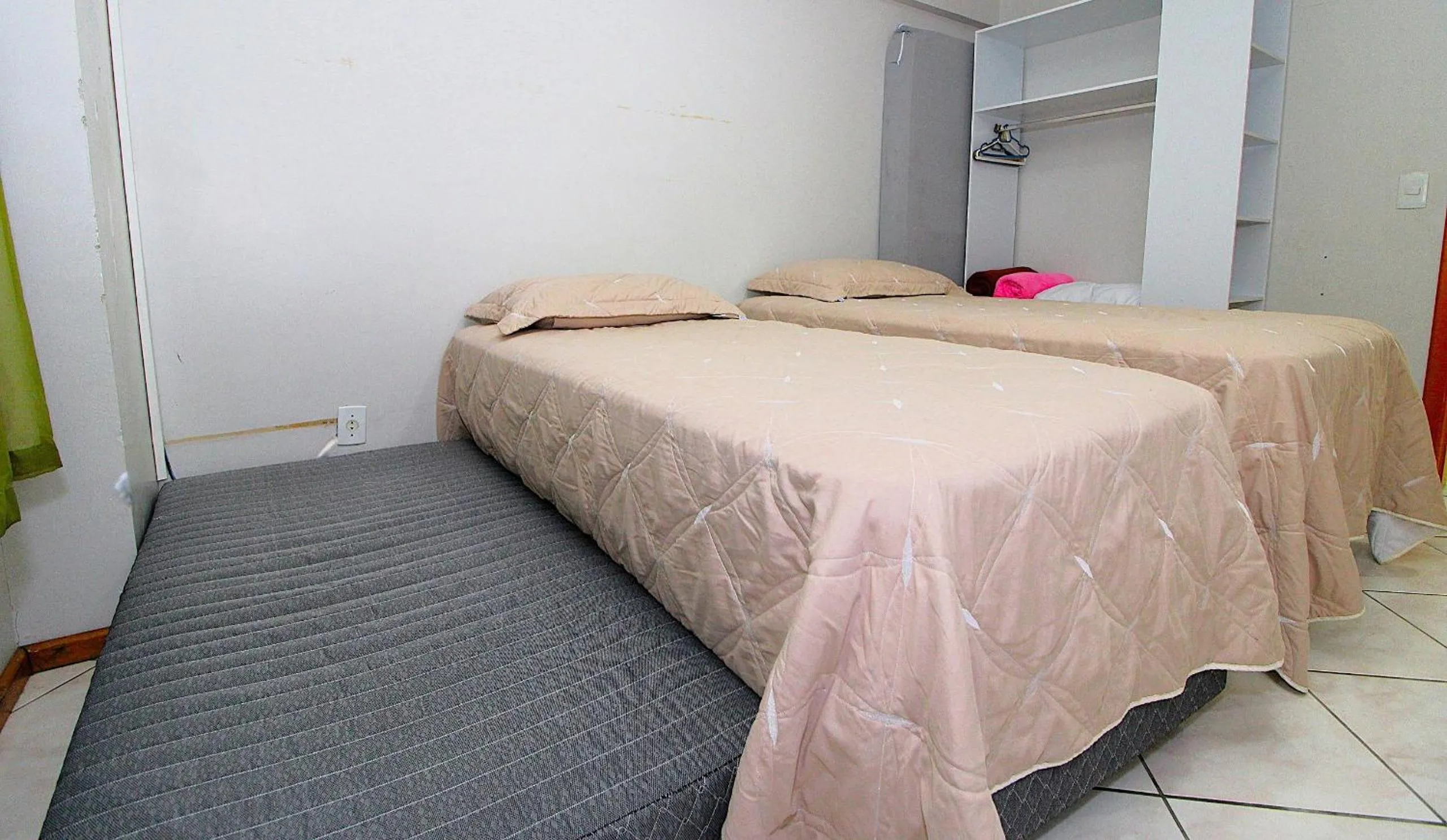 Bed in 1029 - Apartamento no centro de Bombinhas - Residencial estrela do mar 2 104 A