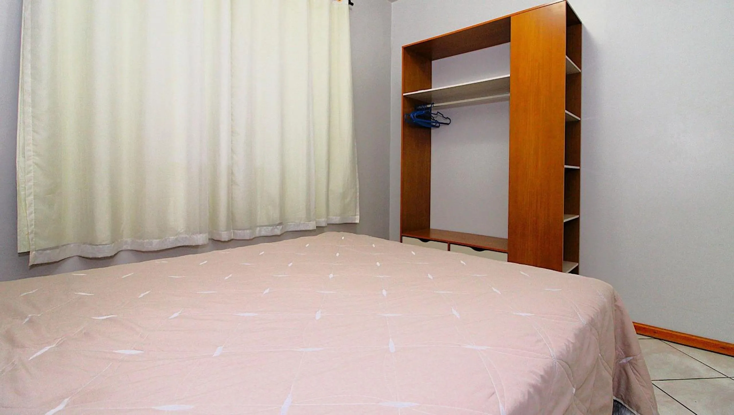 Bed in 1029 - Apartamento no centro de Bombinhas - Residencial estrela do mar 2 104 A