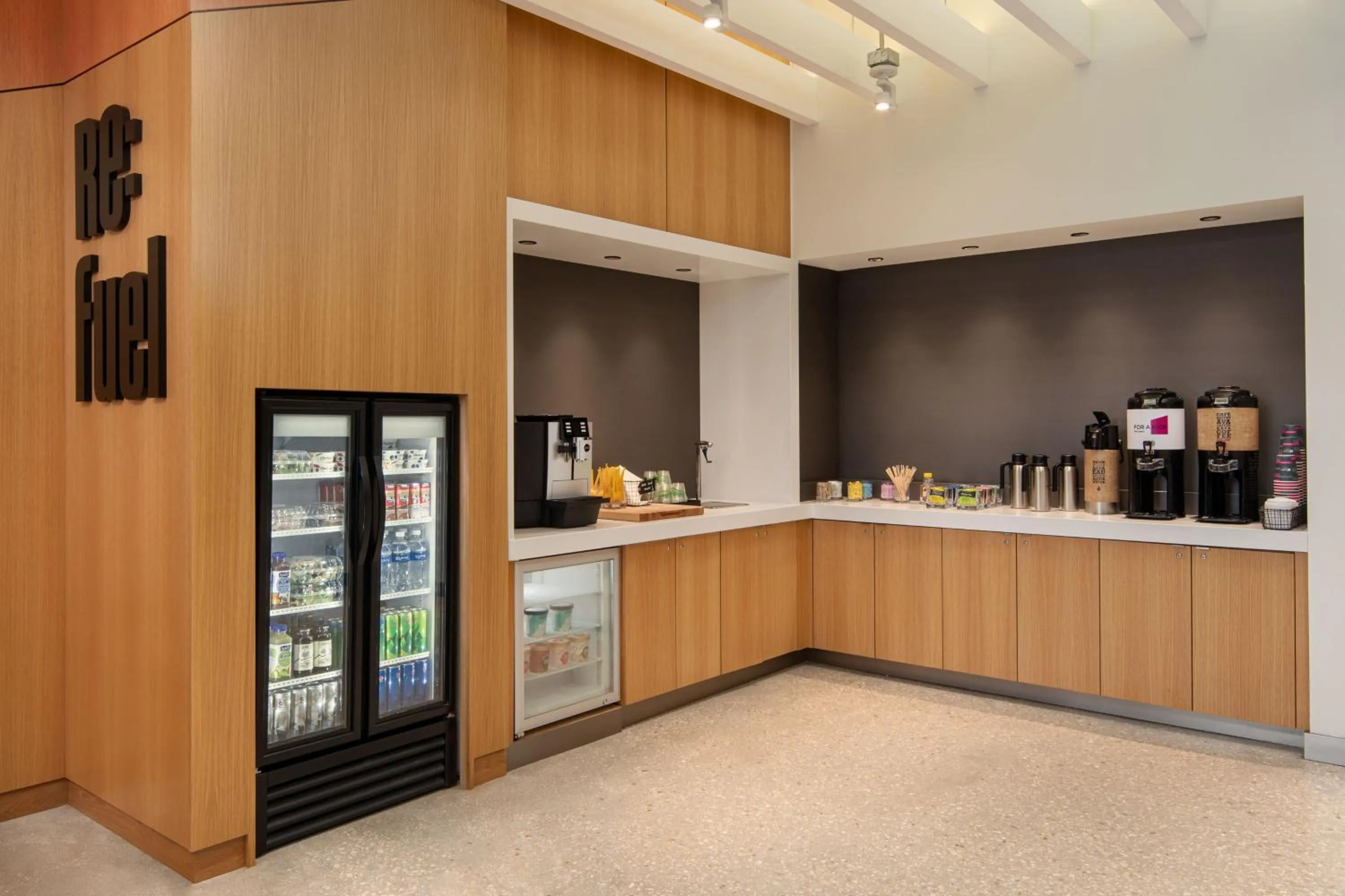 Restaurant/places to eat in Aloft Delray Beach