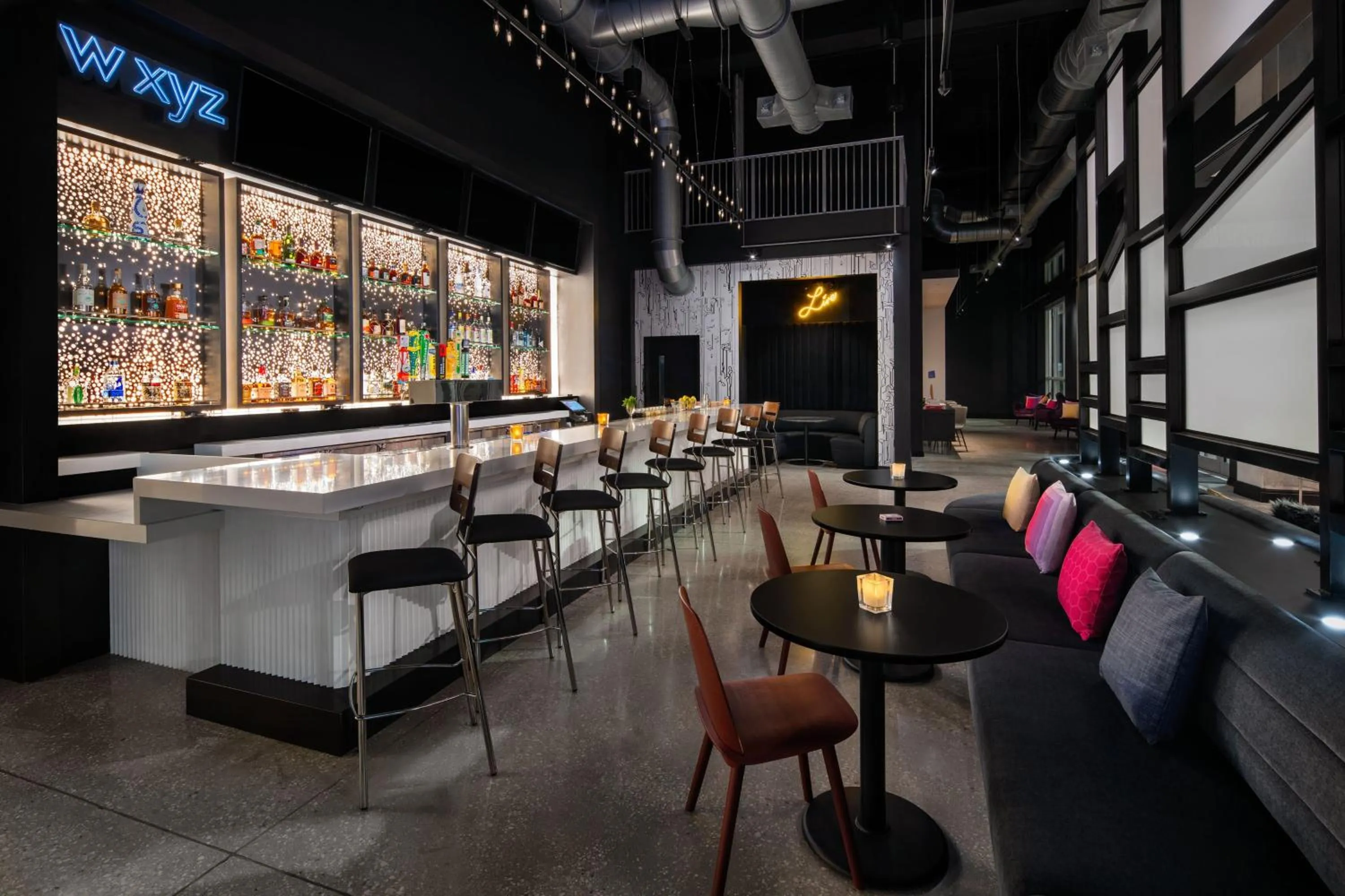 Lounge or bar in Aloft Delray Beach