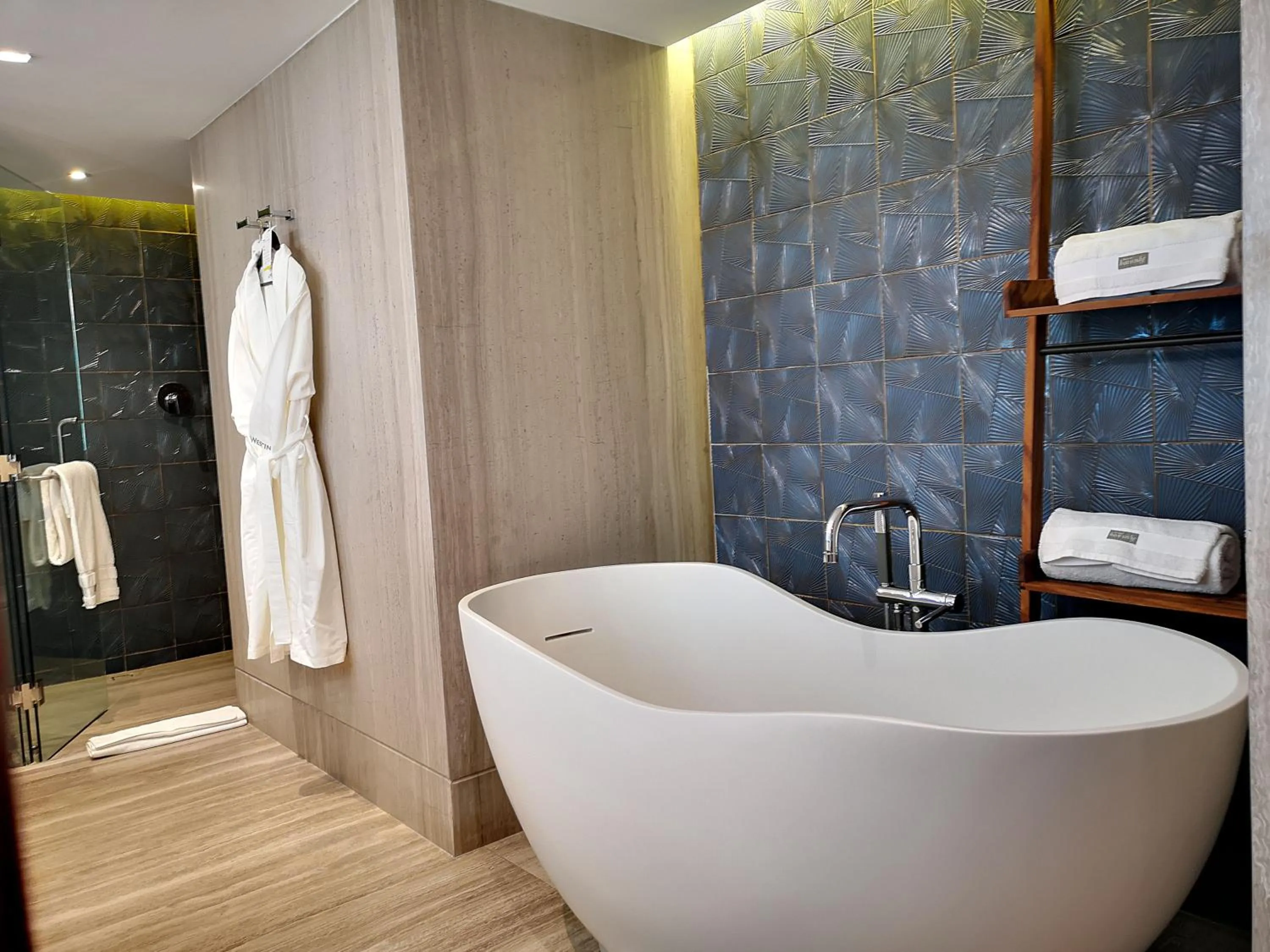 Bath in The Westin Monterrey Valle