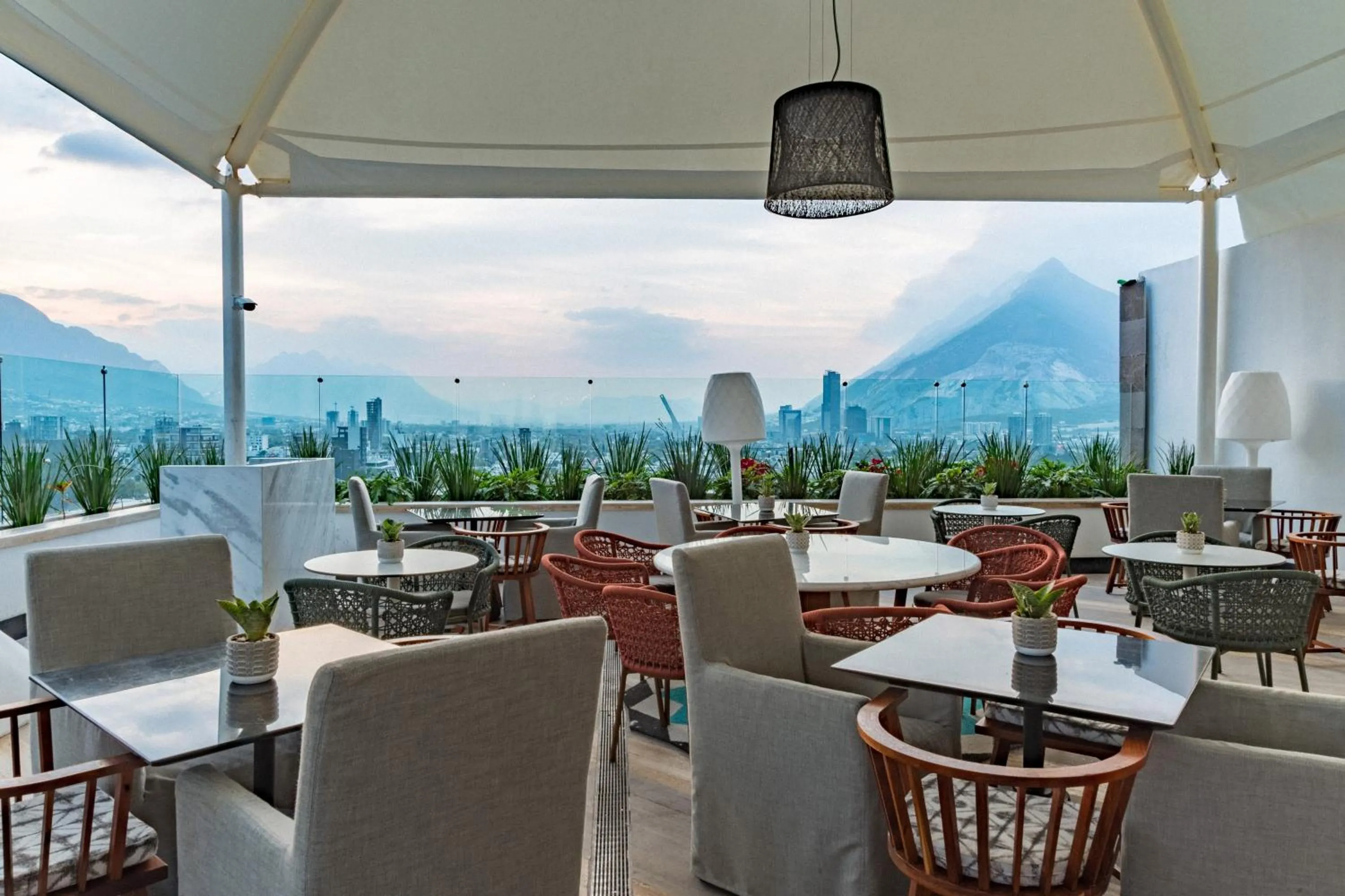 Restaurant/places to eat in The Westin Monterrey Valle