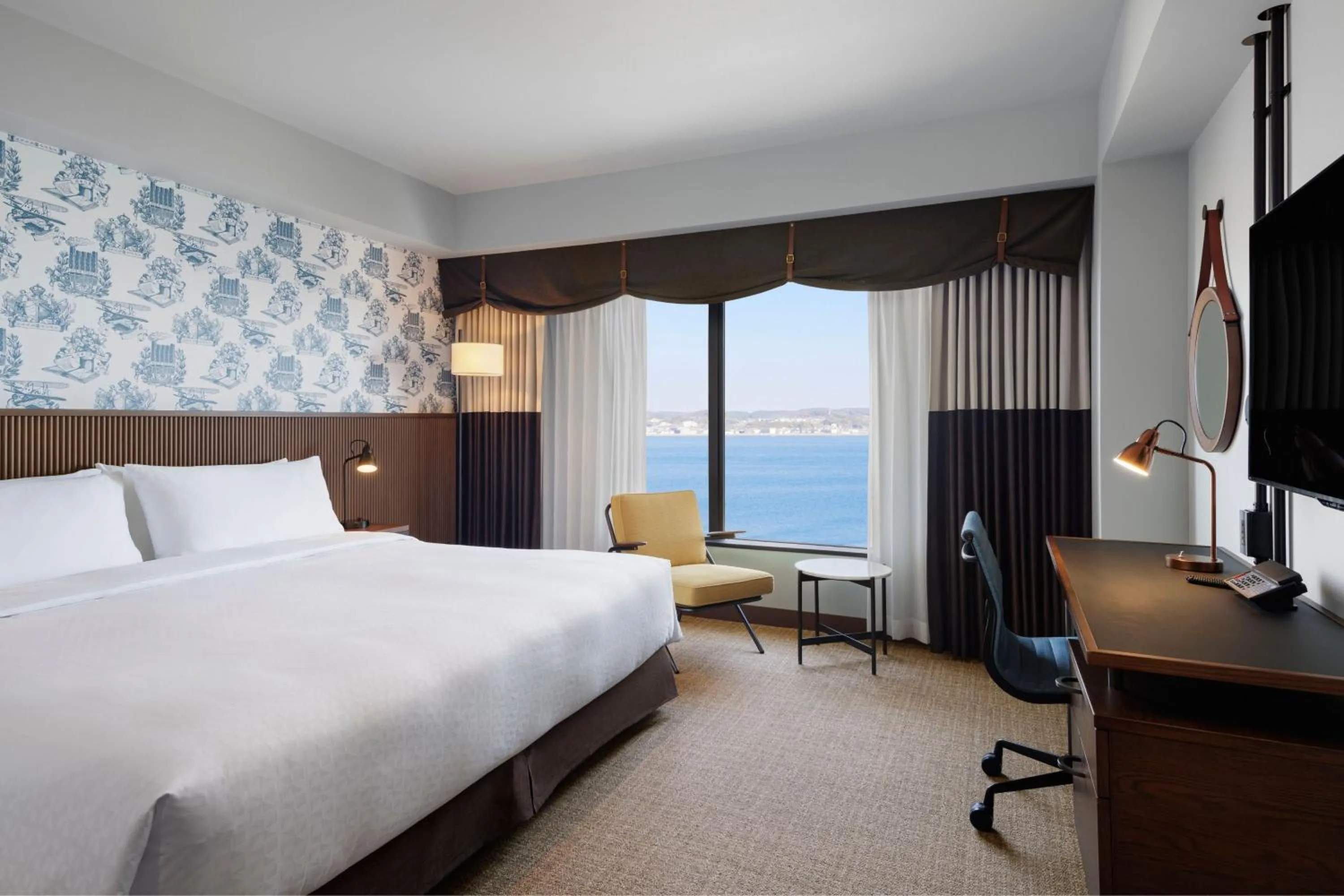 Photo of the whole room, Bed in Four Points by Sheraton Nagoya, Chubu International Airport