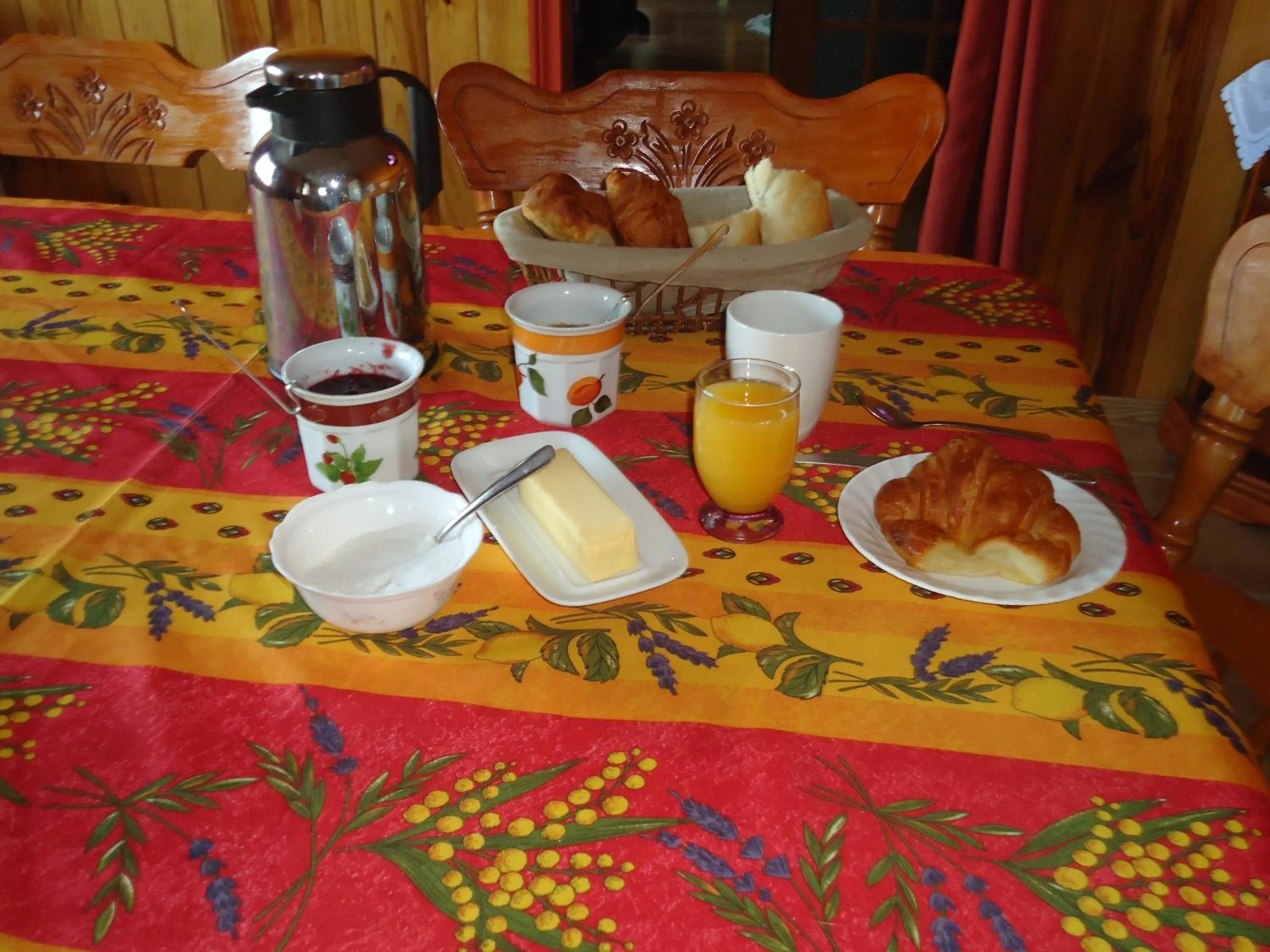 Continental breakfast in Pension B&B Dodeman