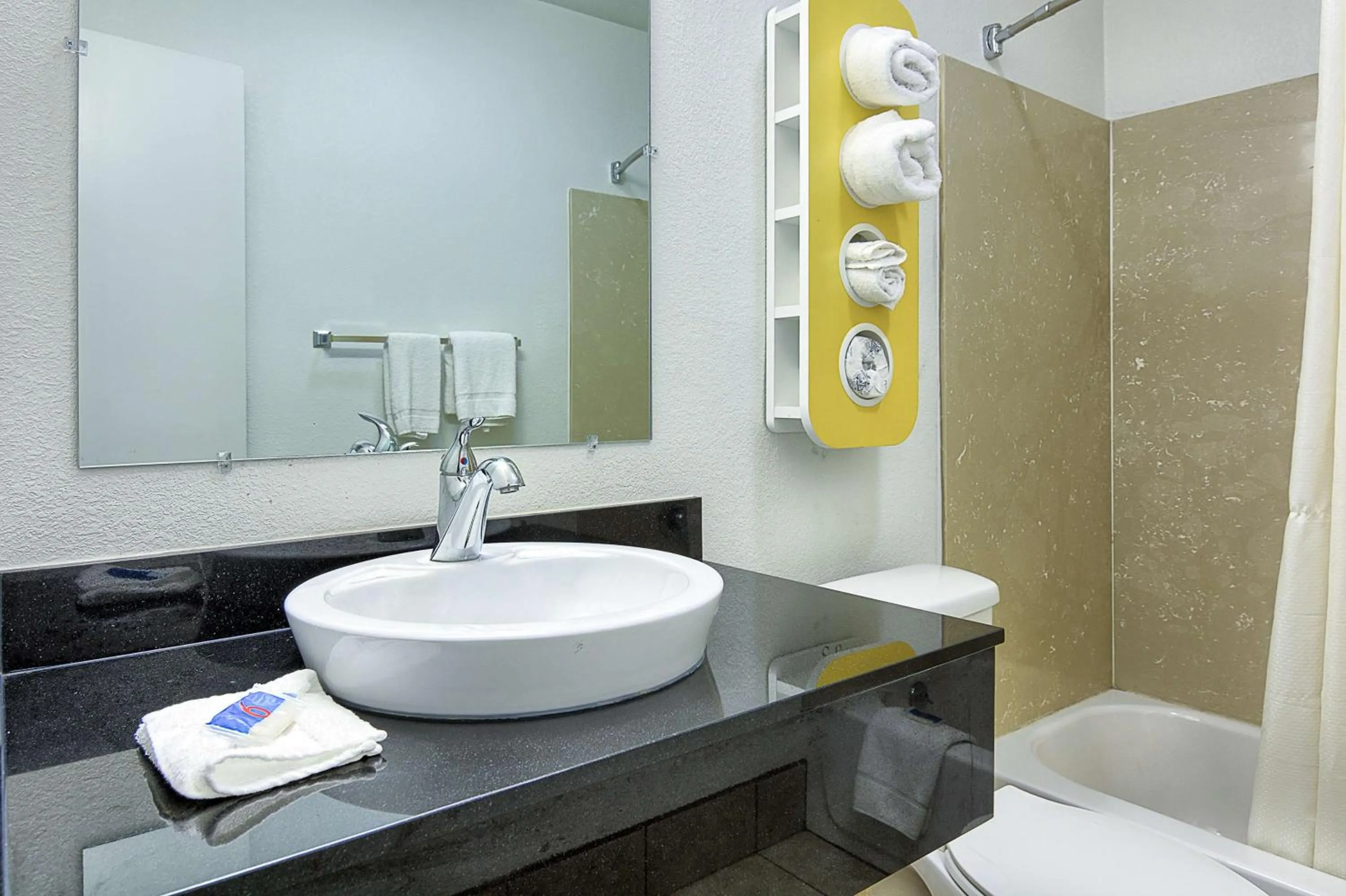 Photo of the whole room in Motel 6-Harrisonburg, VA - South