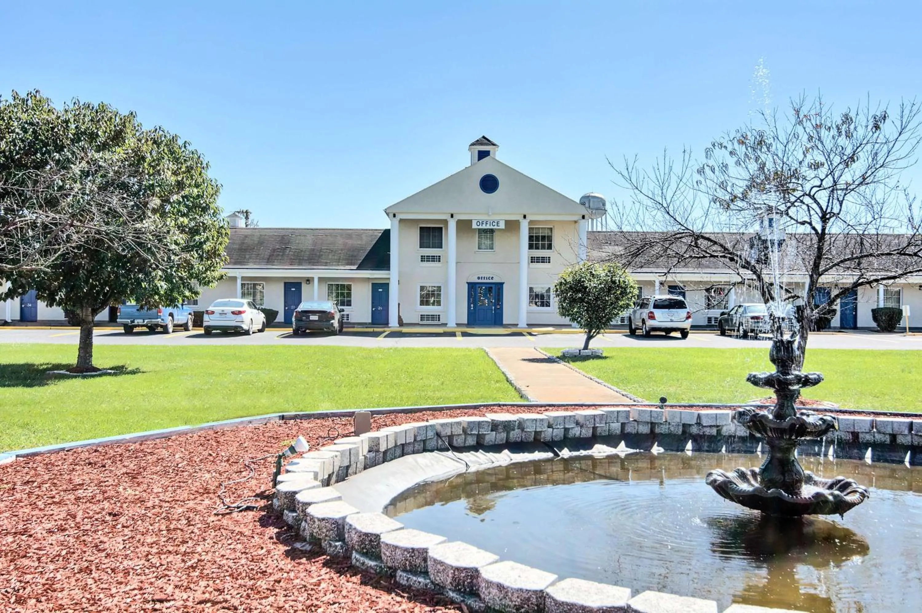 Property building in Motel 6-Harrisonburg, VA - South