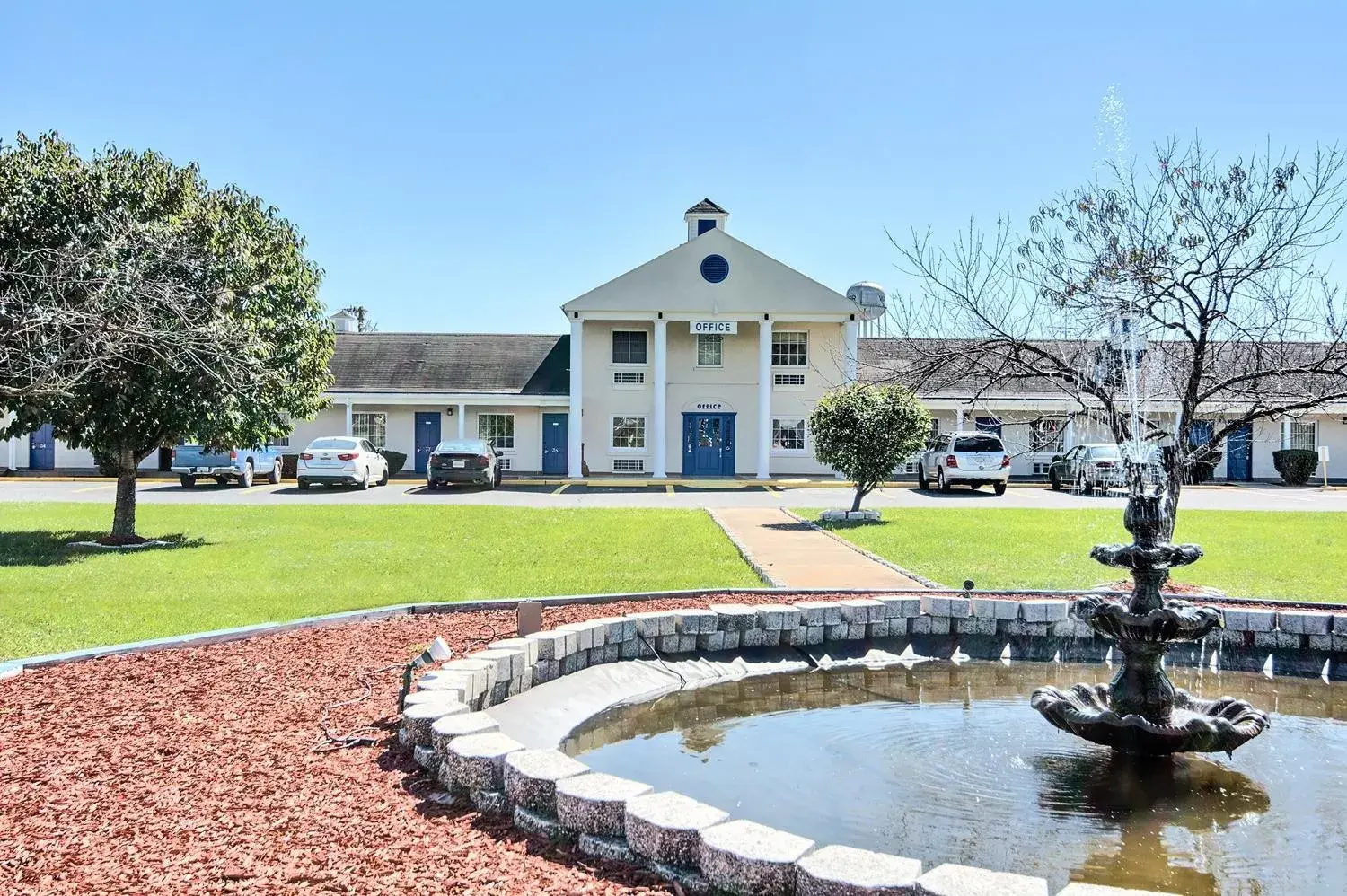 Property building in Motel 6-Harrisonburg, VA - South Property building in Motel 6-Harrisonburg, VA - South