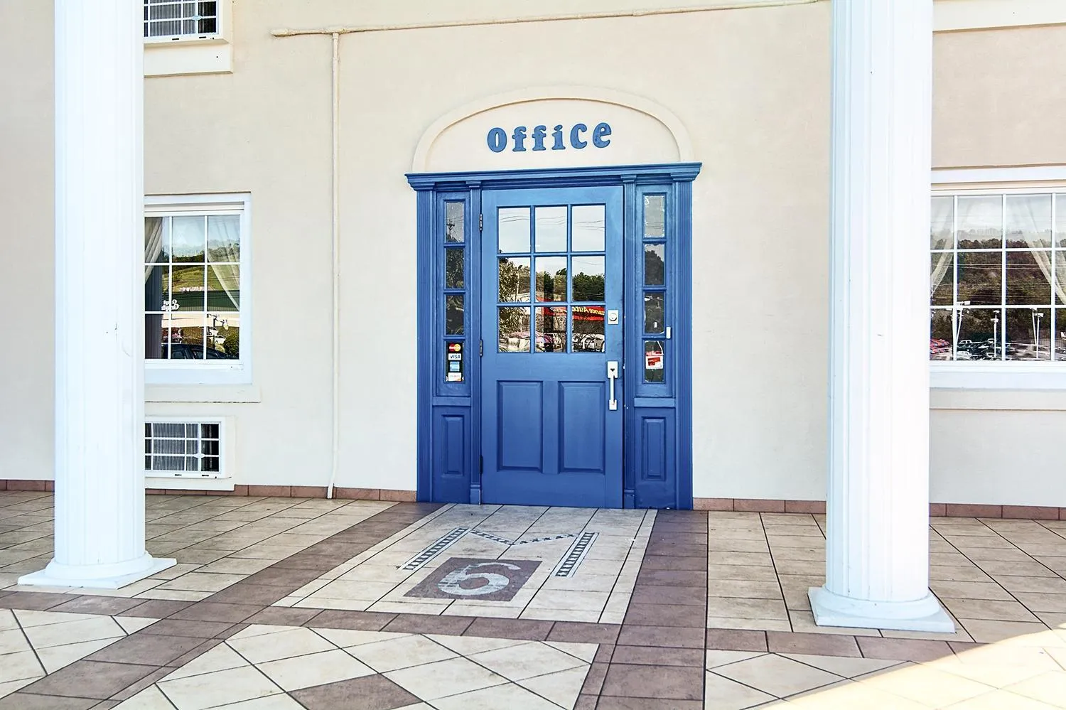 Facade/entrance in Motel 6-Harrisonburg, VA - South