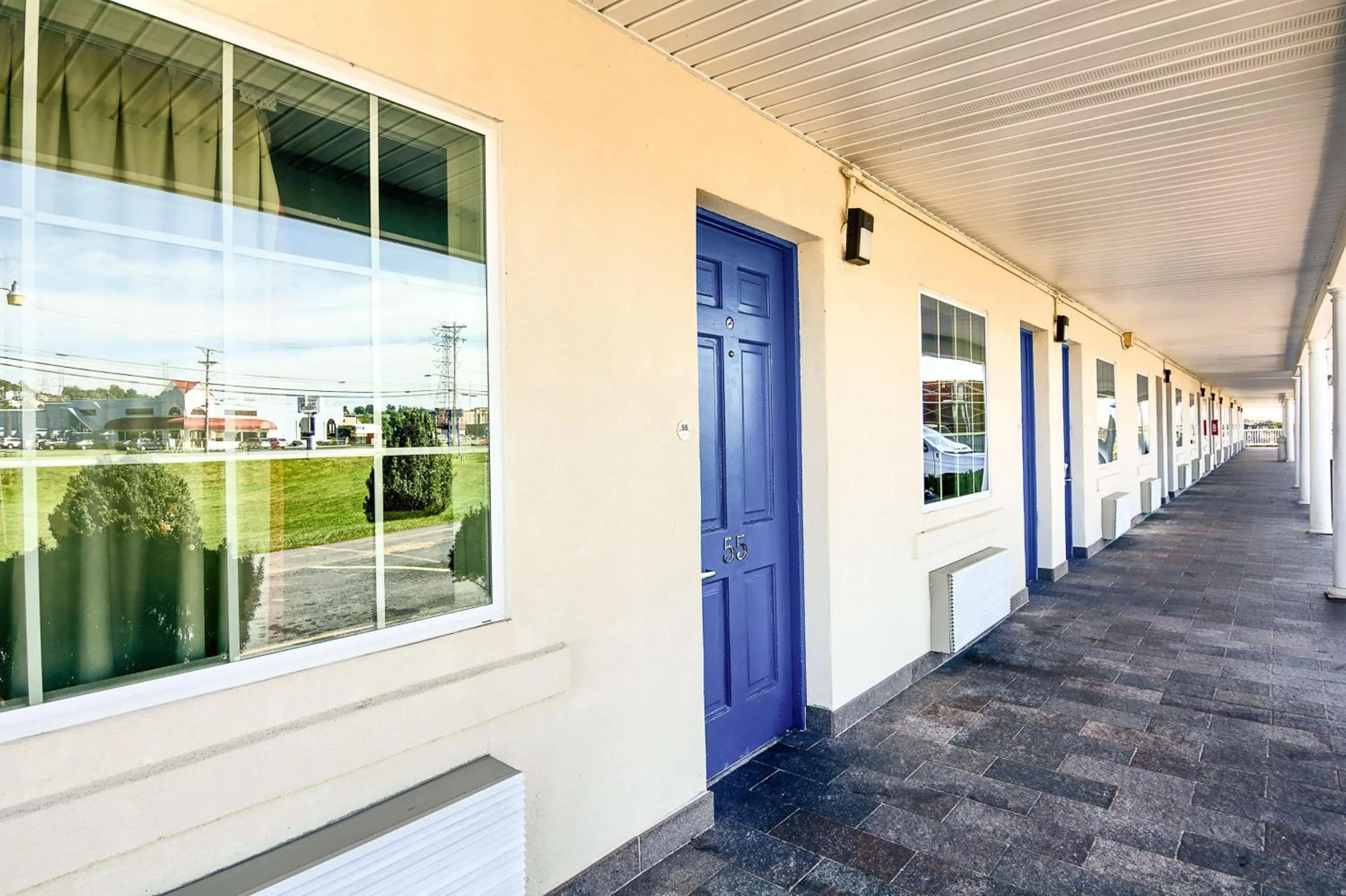 Property building in Motel 6-Harrisonburg, VA - South