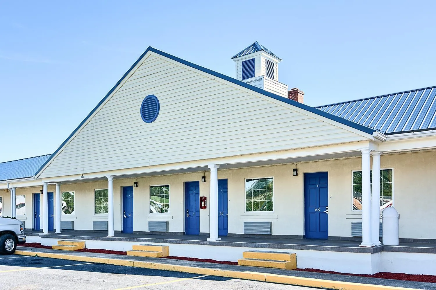 Property building in Motel 6-Harrisonburg, VA - South