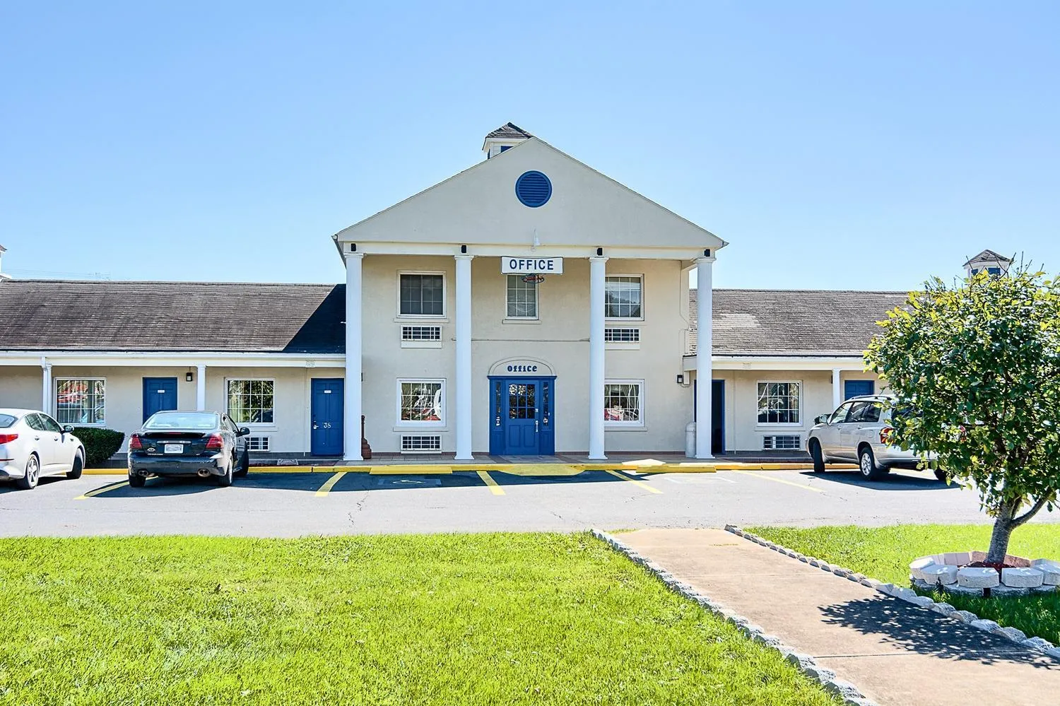 Property building in Motel 6-Harrisonburg, VA - South