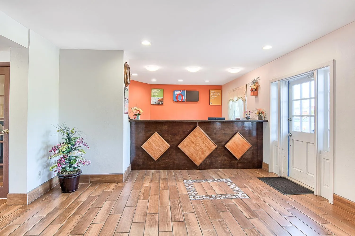 Lobby or reception in Motel 6-Harrisonburg, VA - South