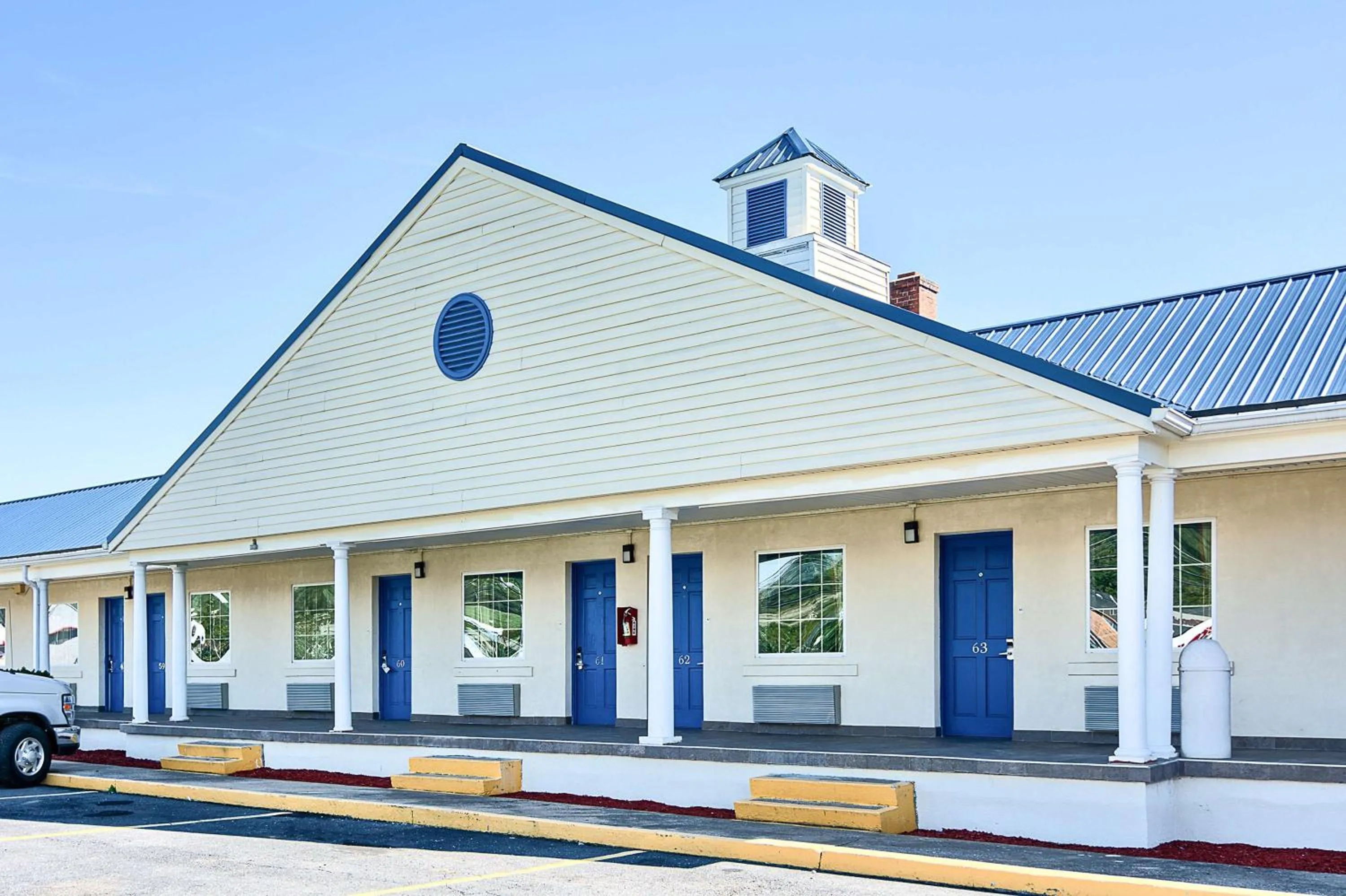 Property building in Motel 6-Harrisonburg, VA - South