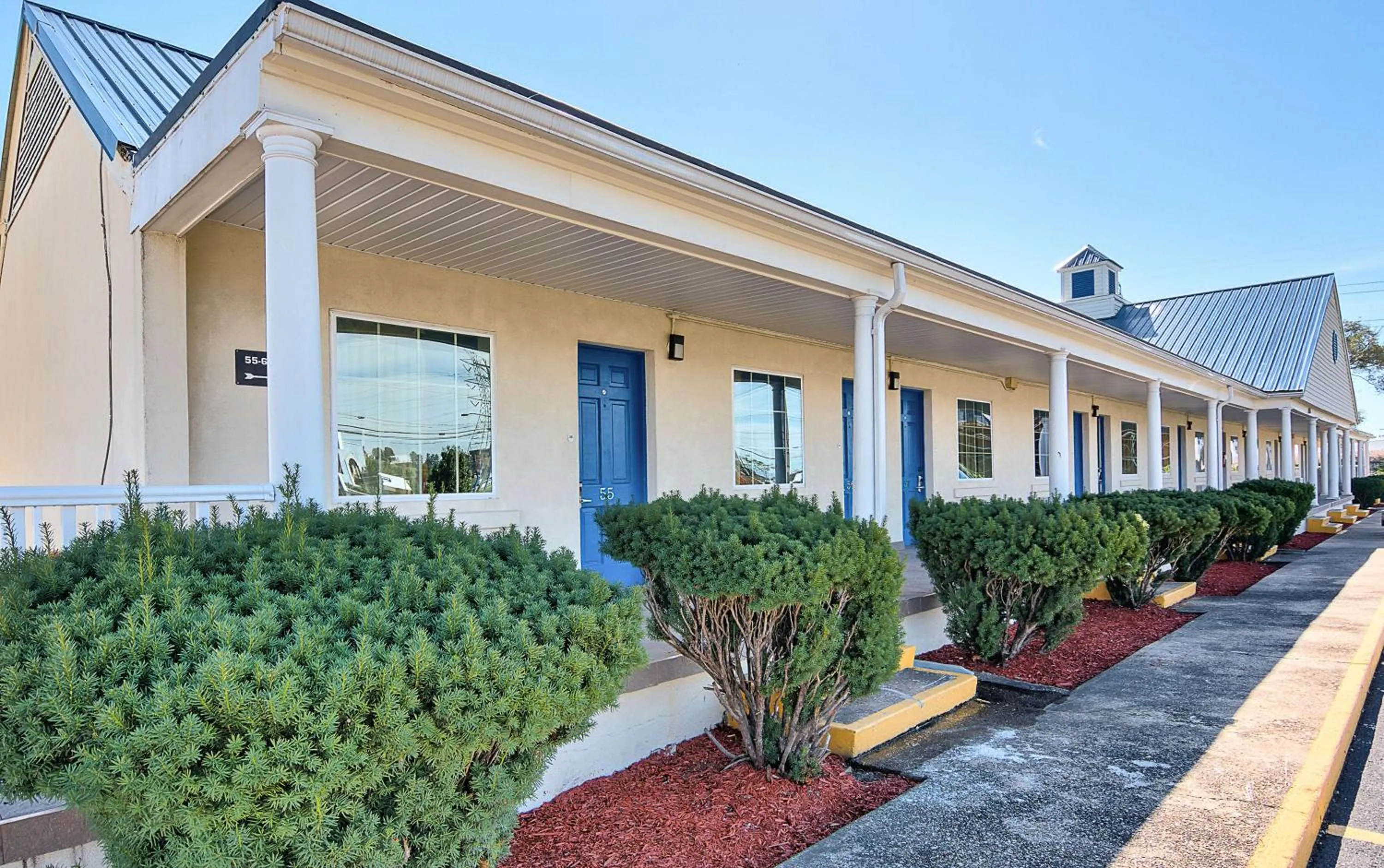 Property building in Motel 6-Harrisonburg, VA - South