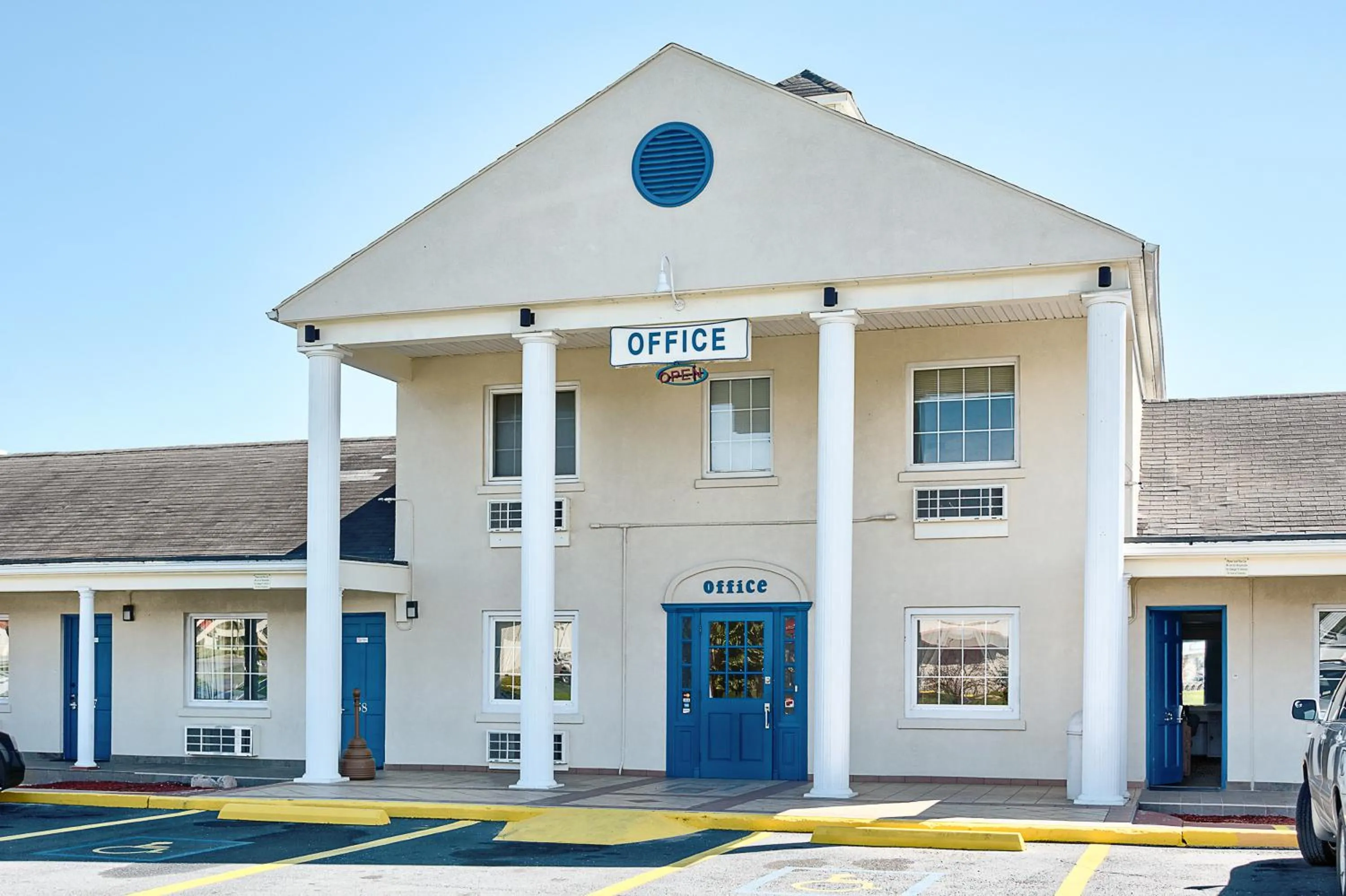 Facade/entrance in Motel 6-Harrisonburg, VA - South