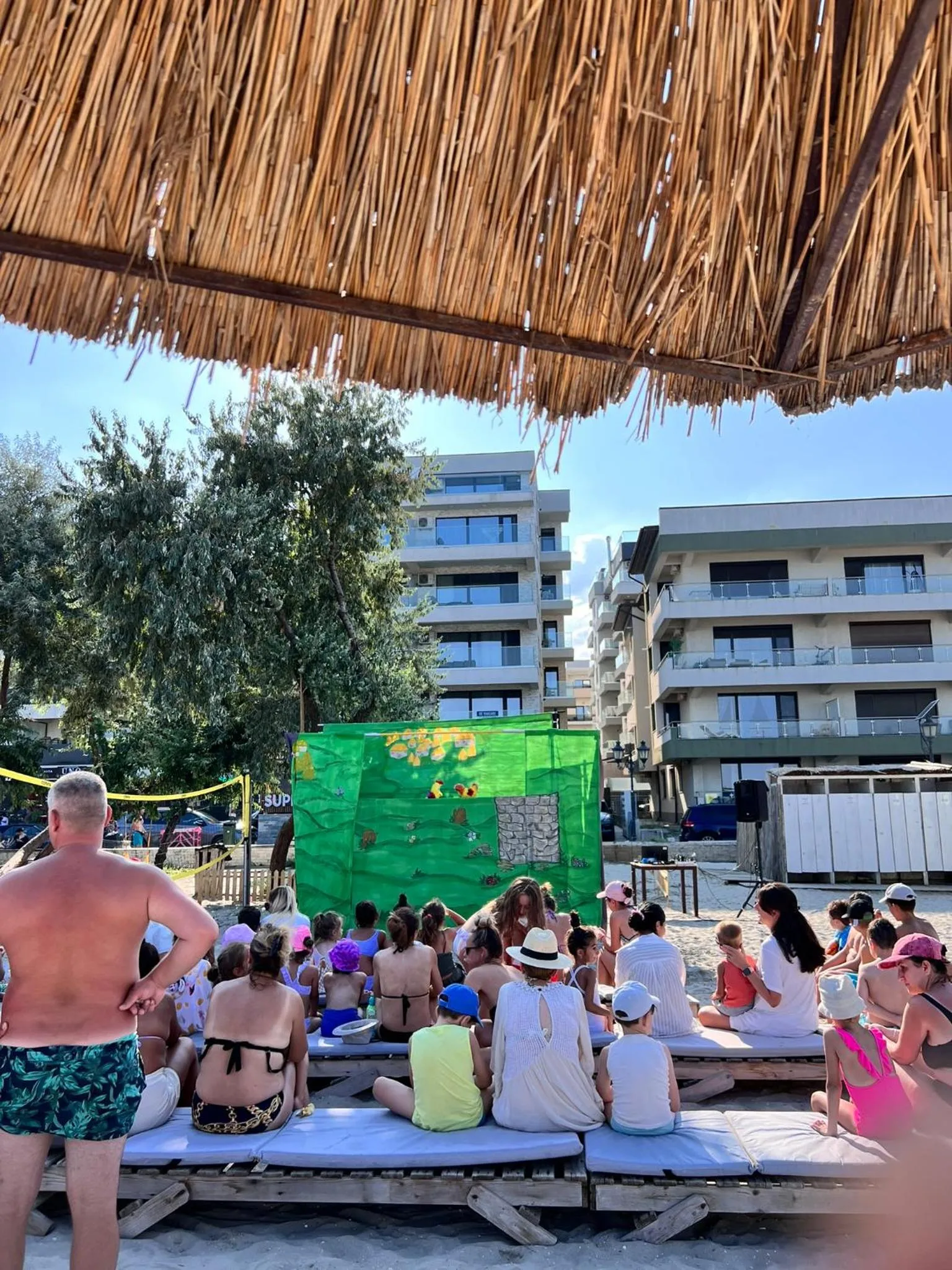 Evening entertainment in Hotel Manor