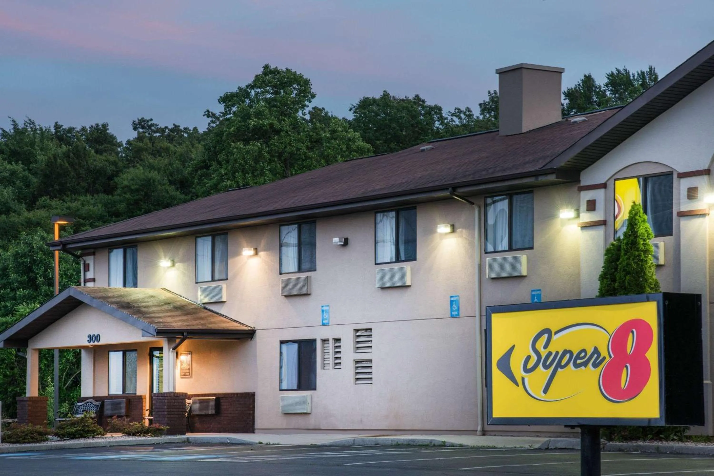 Property building in Super 8 by Wyndham Thurmont