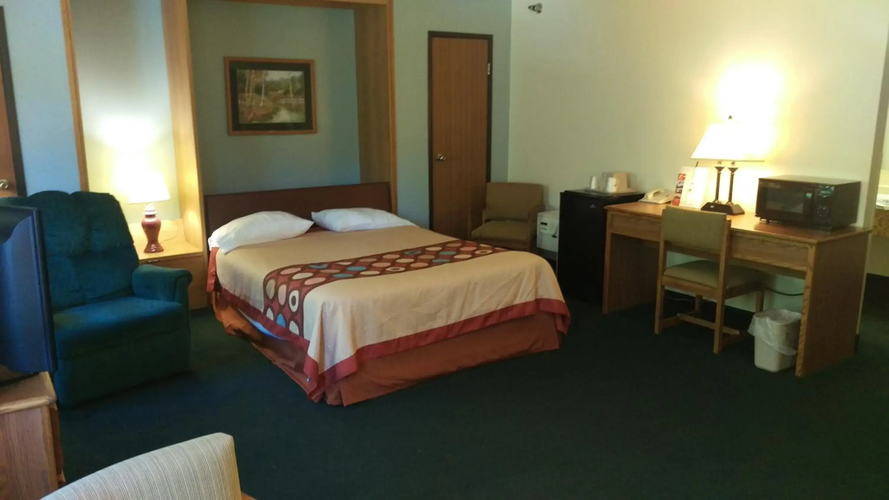 Bedroom, Bed in Super 8 by Wyndham Thurmont Bedroom, Bed in Super 8 by Wyndham Thurmont