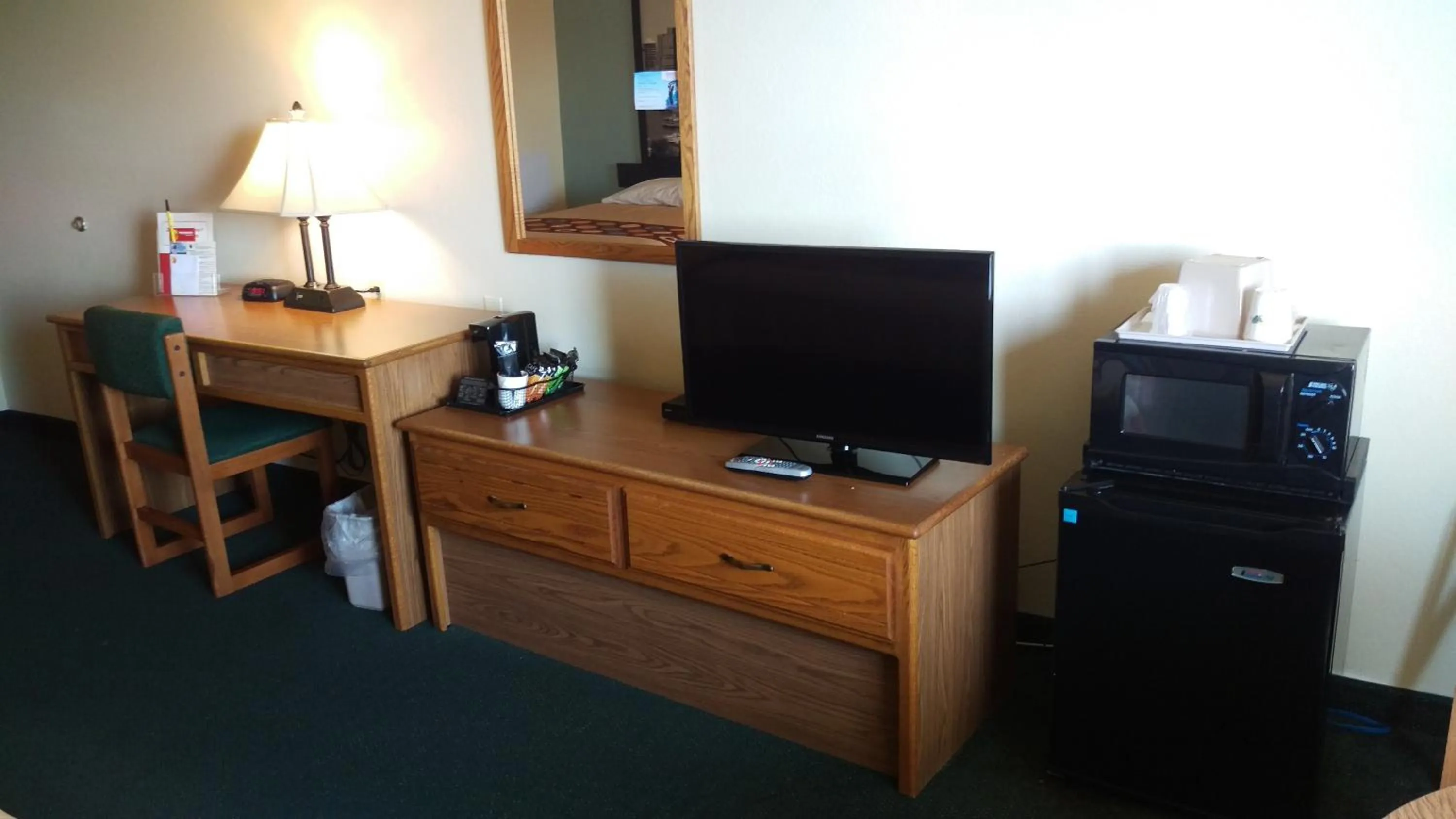 TV and multimedia in Super 8 by Wyndham Thurmont