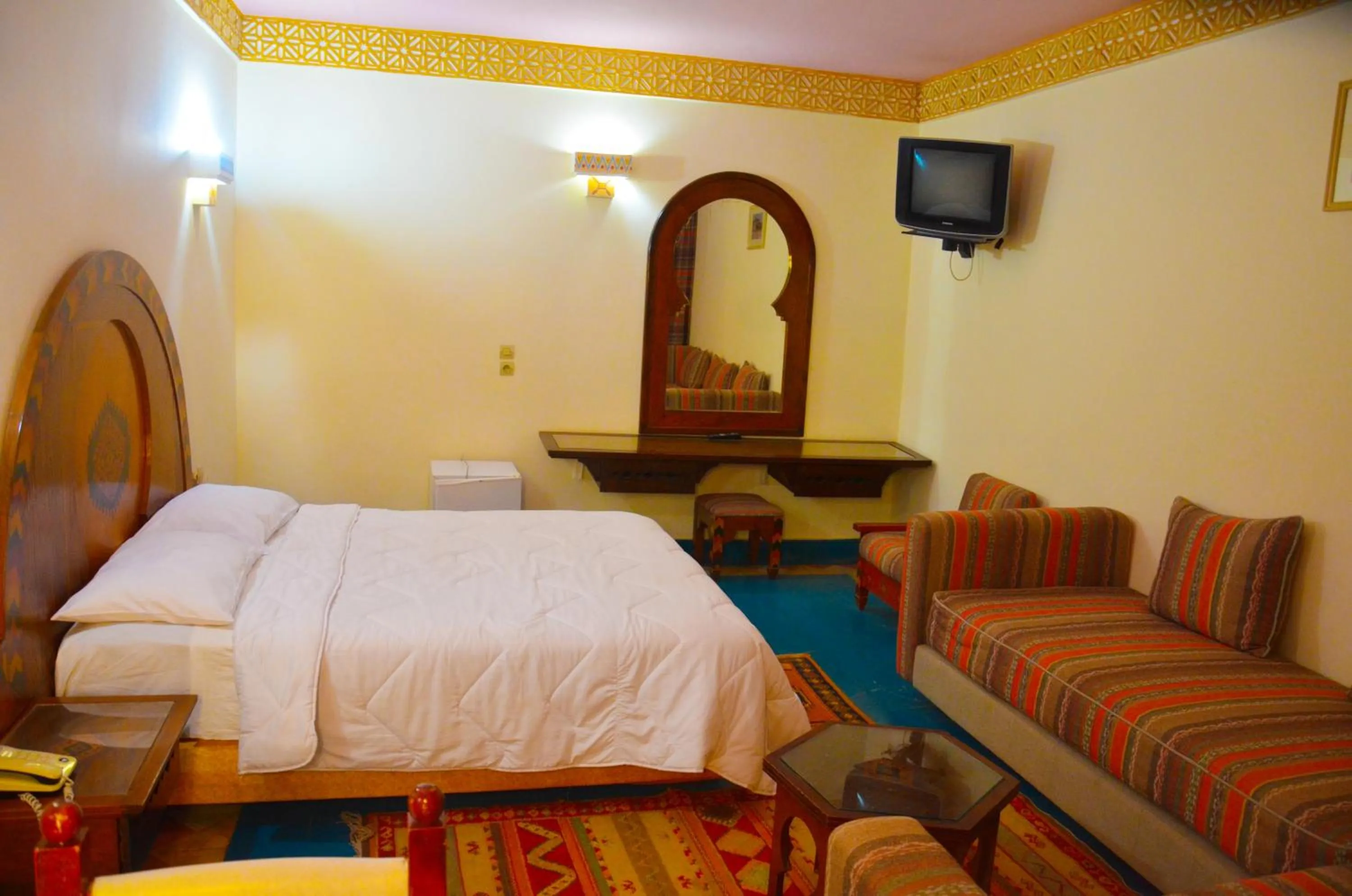 Night in Hôtel Auberge du Littoral