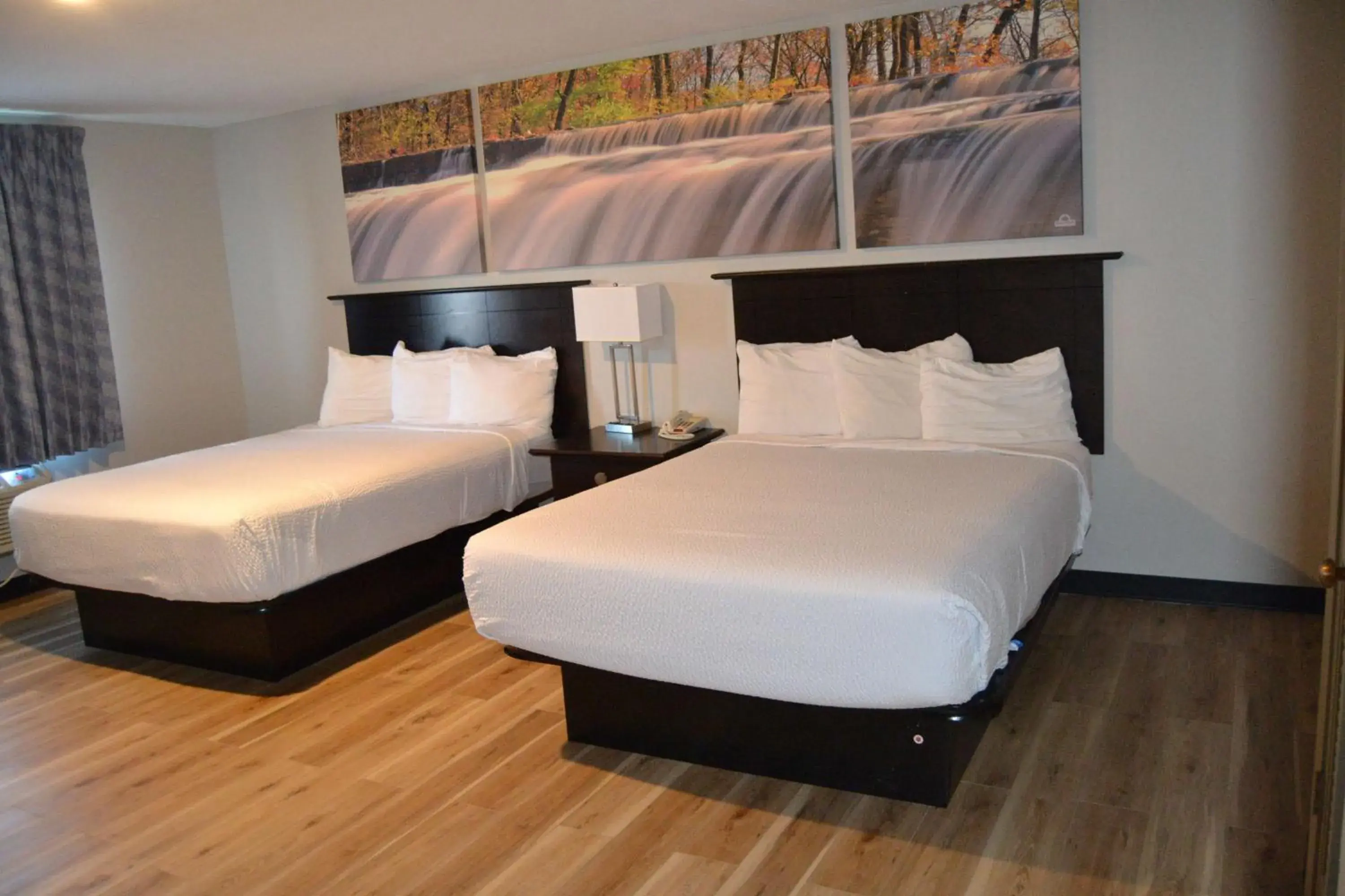 One-Bedroom Deluxe Queen Suite - Non-Smoking in Days Inn and Suites by Wyndham Sikeston One-Bedroom Deluxe Queen Suite - Non-Smoking in Days Inn and Suites by Wyndham Sikeston