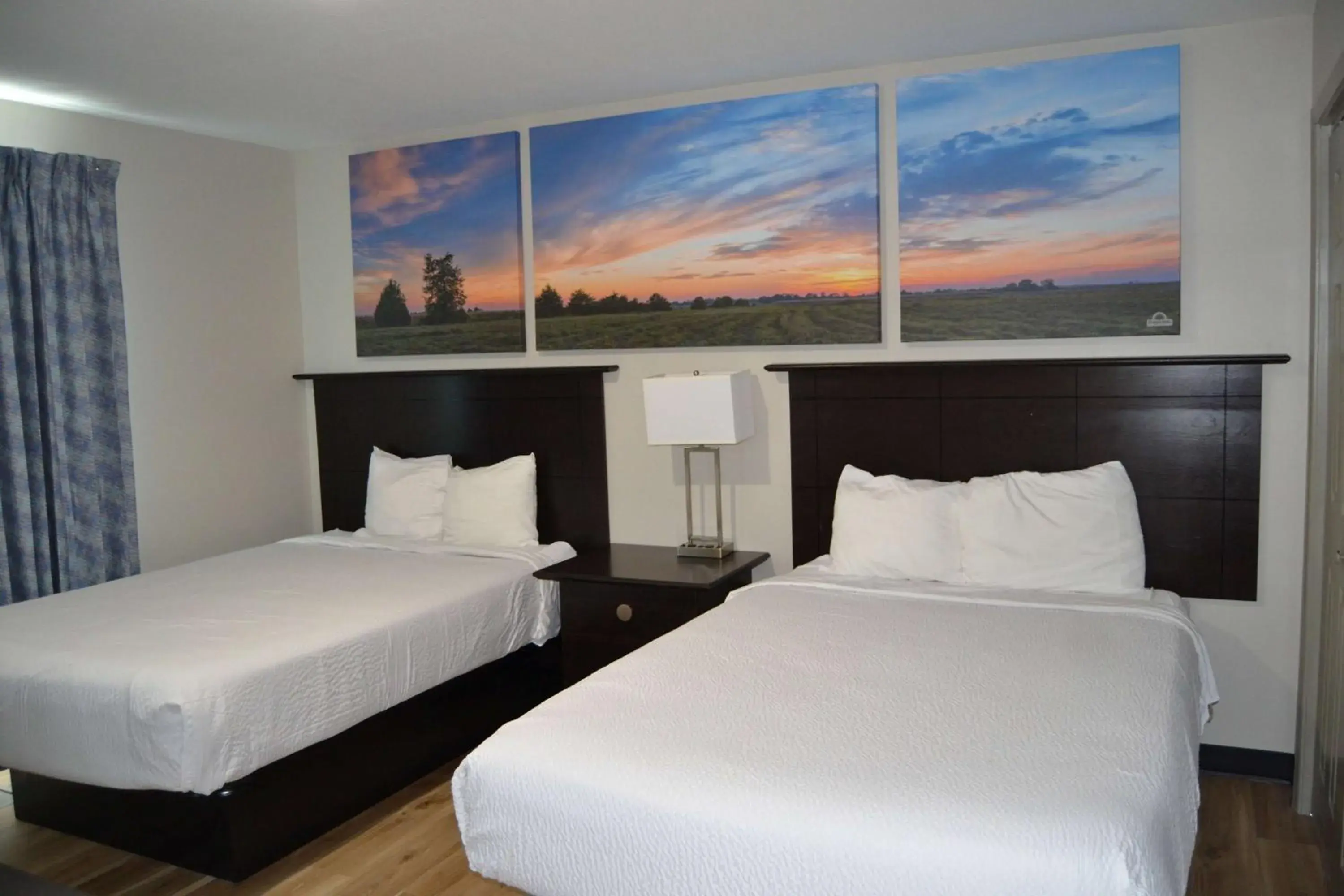 Bed in Days Inn and Suites by Wyndham Sikeston Bed in Days Inn and Suites by Wyndham Sikeston
