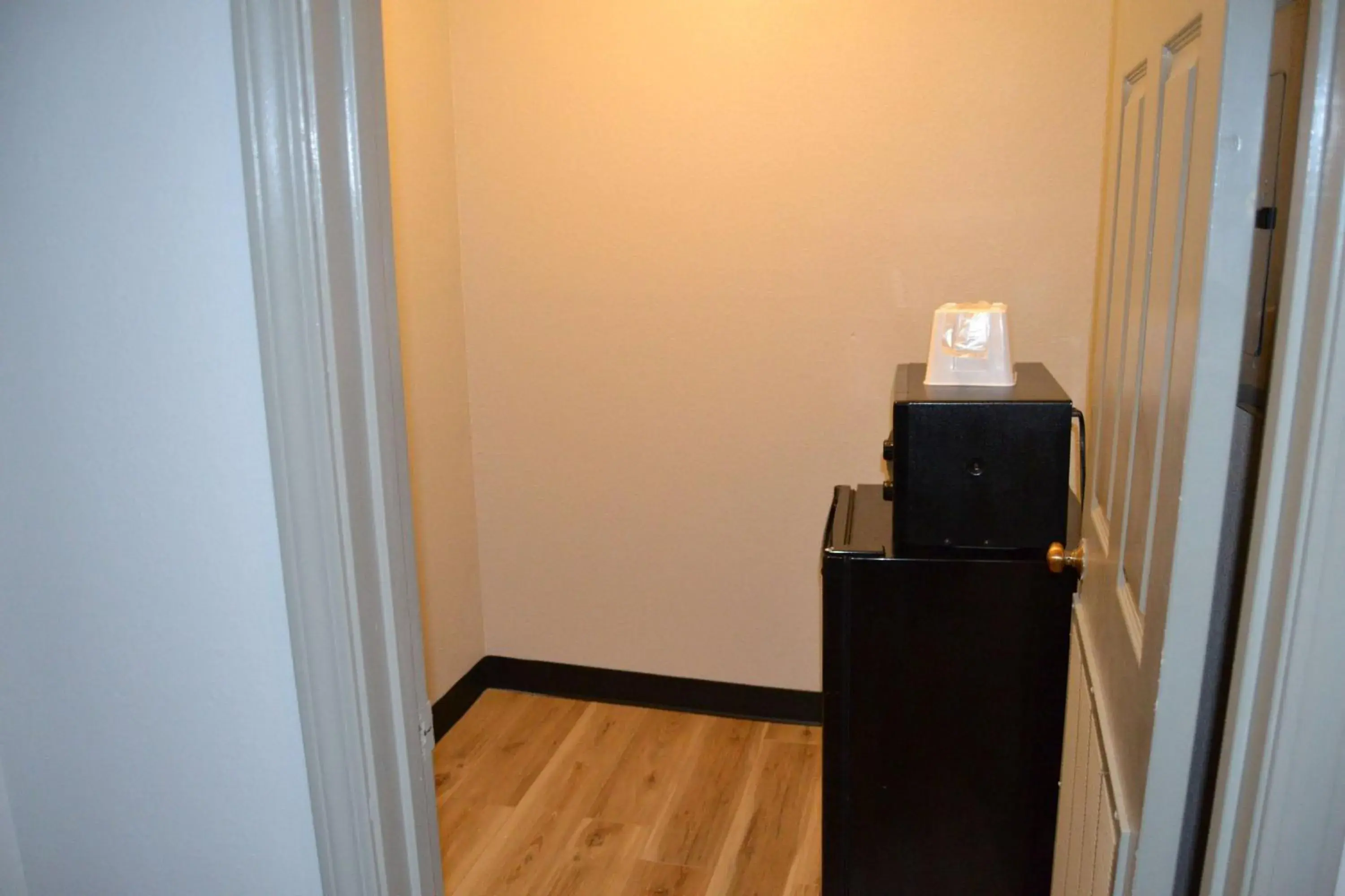 Photo of the whole room in Days Inn and Suites by Wyndham Sikeston Photo of the whole room in Days Inn and Suites by Wyndham Sikeston