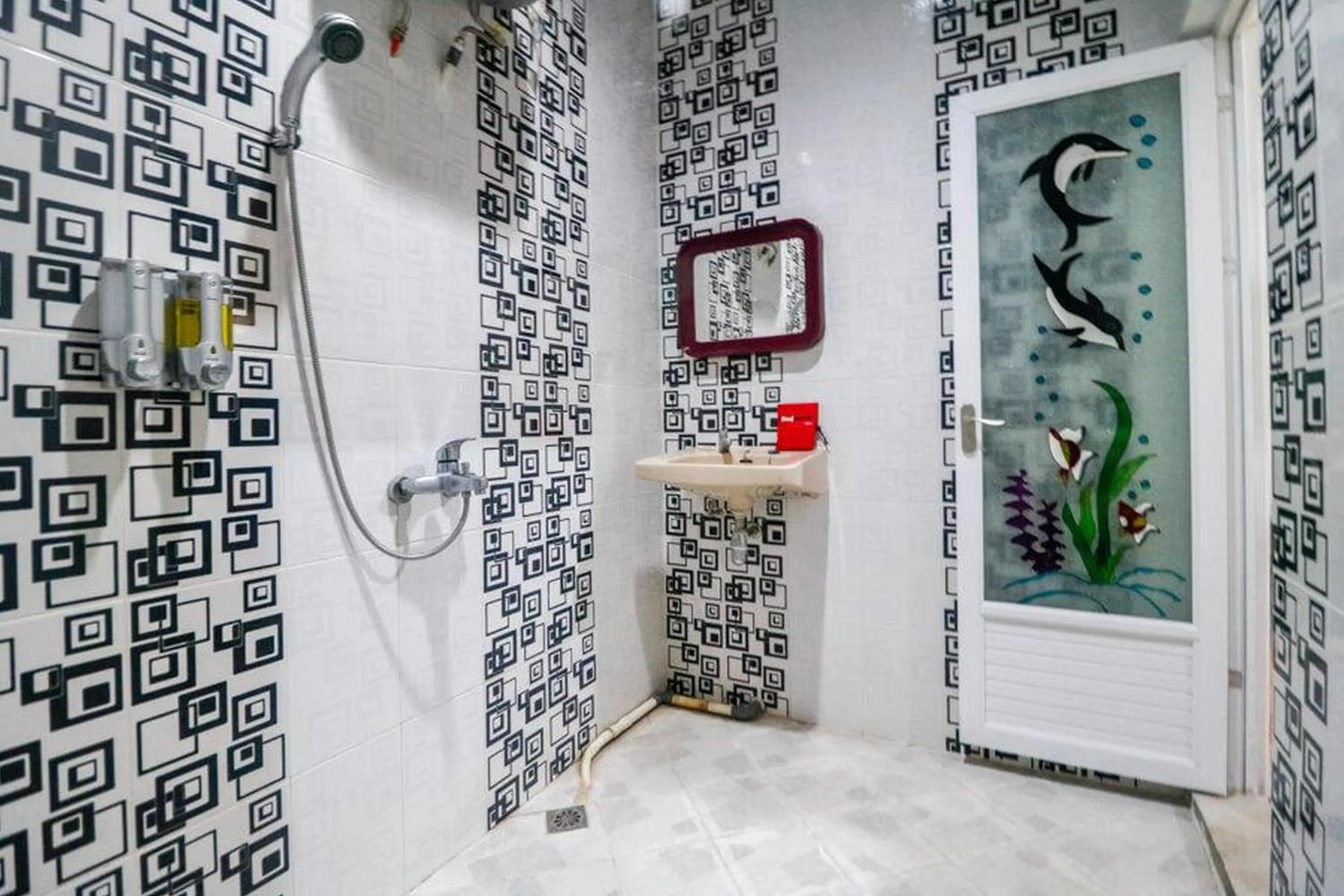 Bathroom in RedDoorz near Kartini Mall Lampung