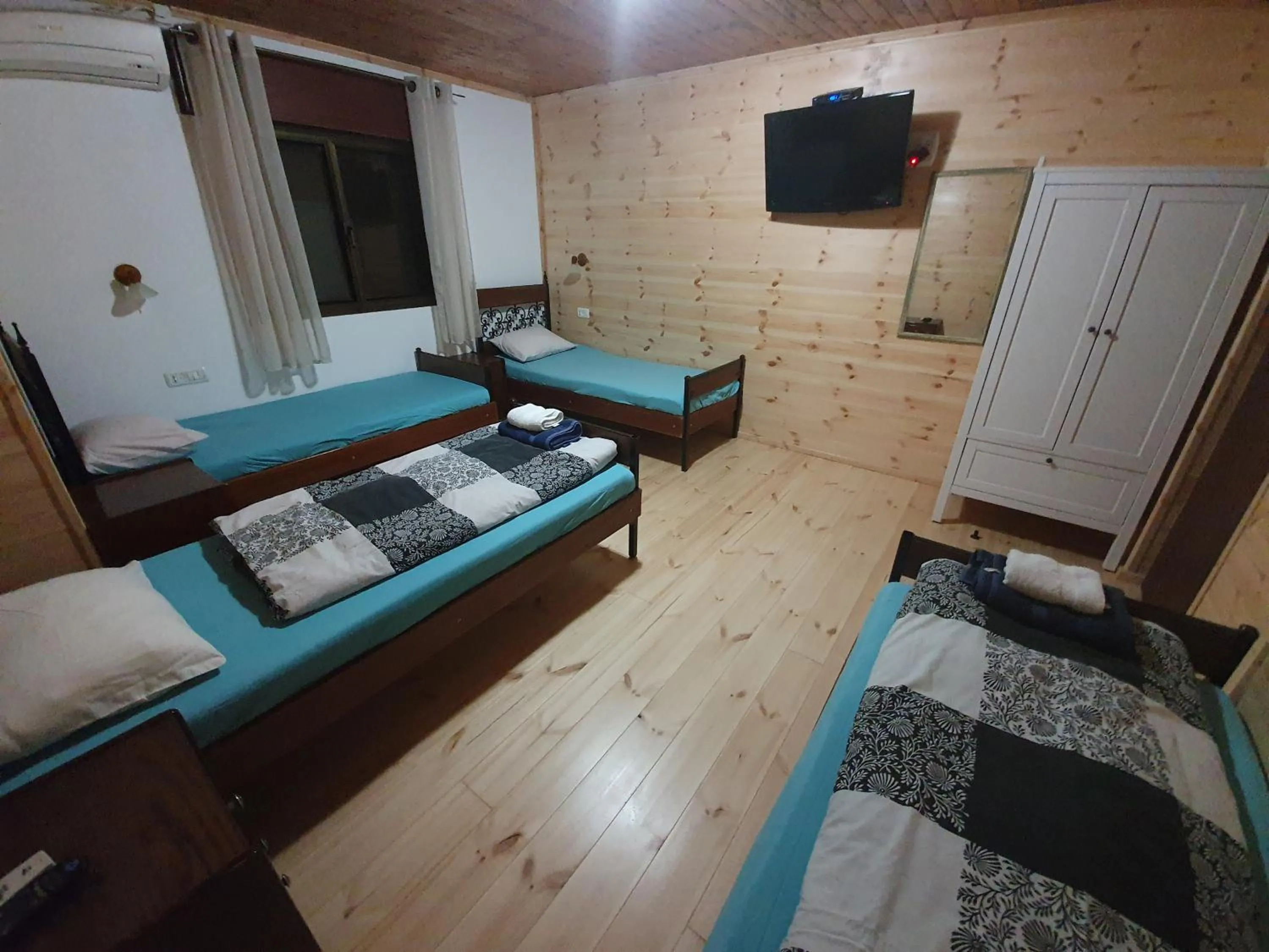 Bed in Switzerland In Amirim