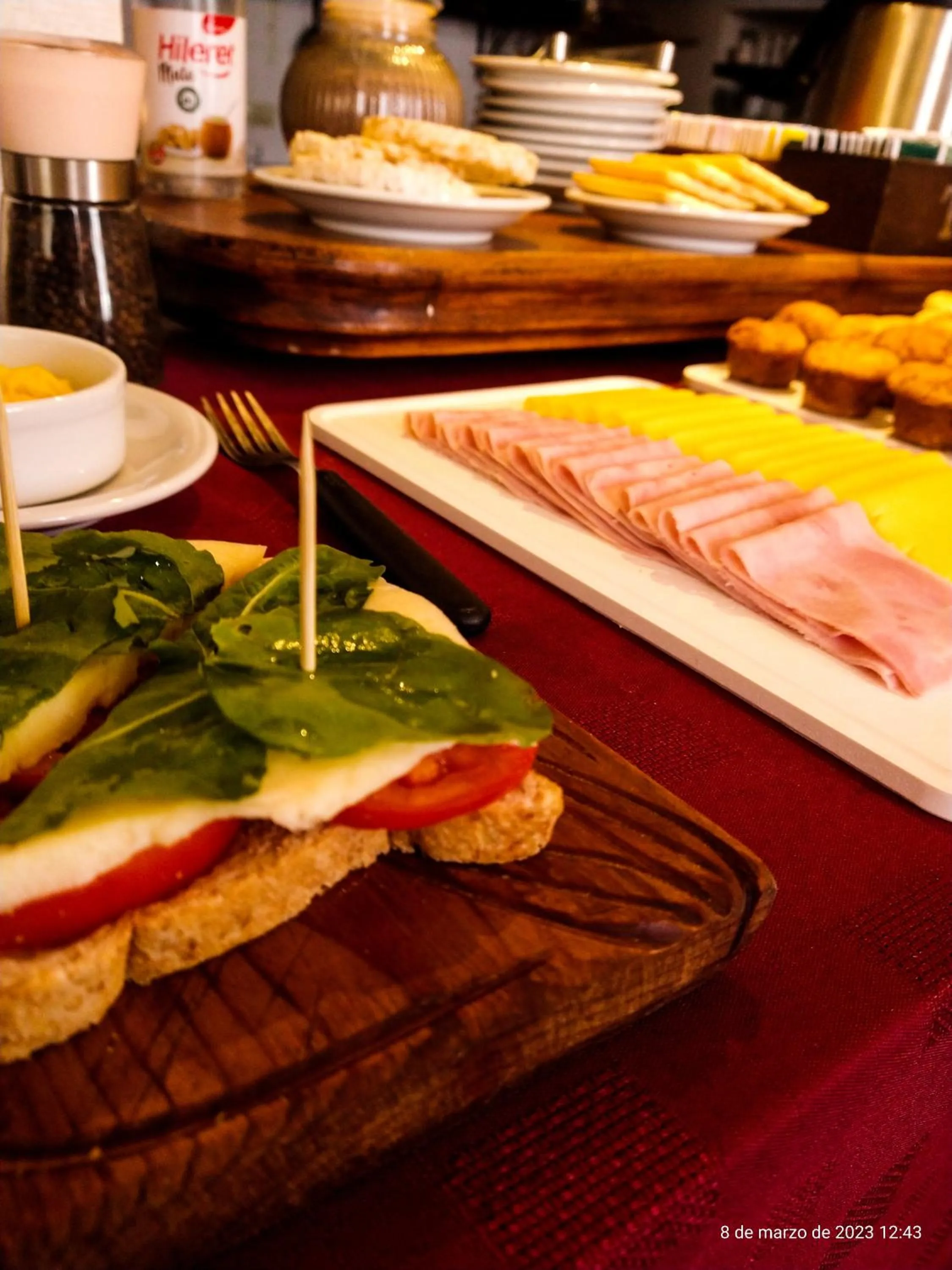 Buffet breakfast in Hotel de la Linda