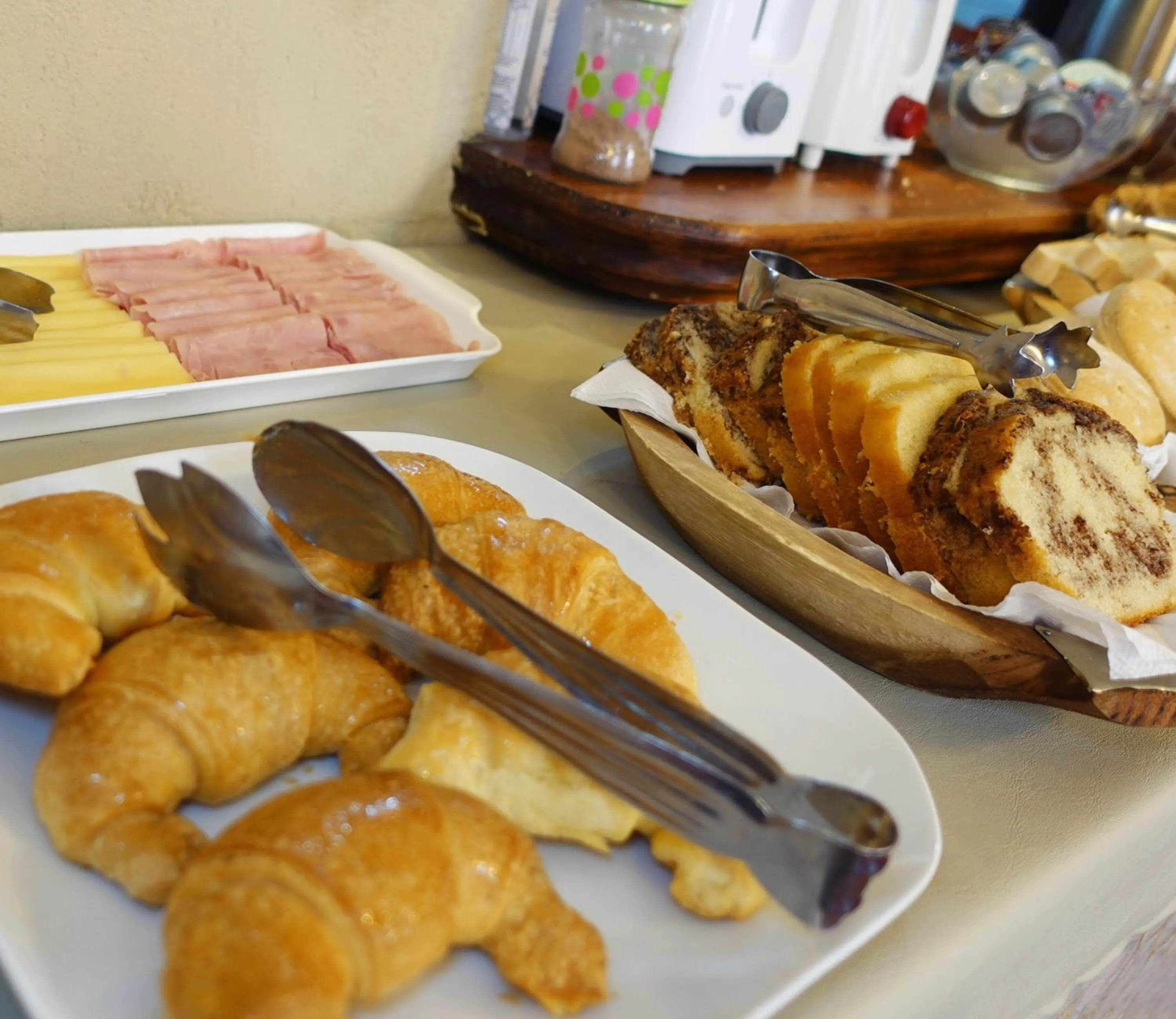 Buffet breakfast in Hotel de la Linda
