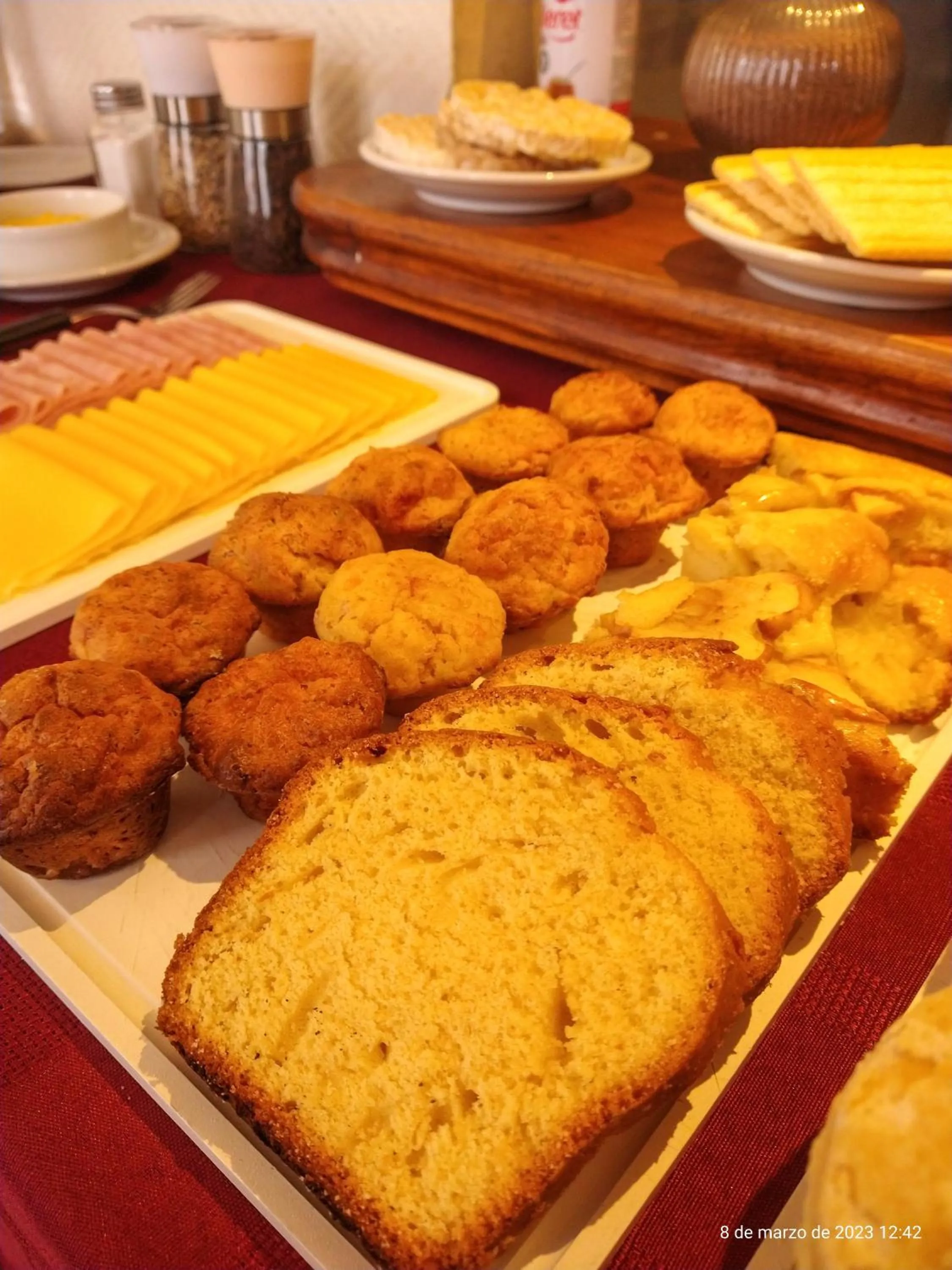 Buffet breakfast in Hotel de la Linda