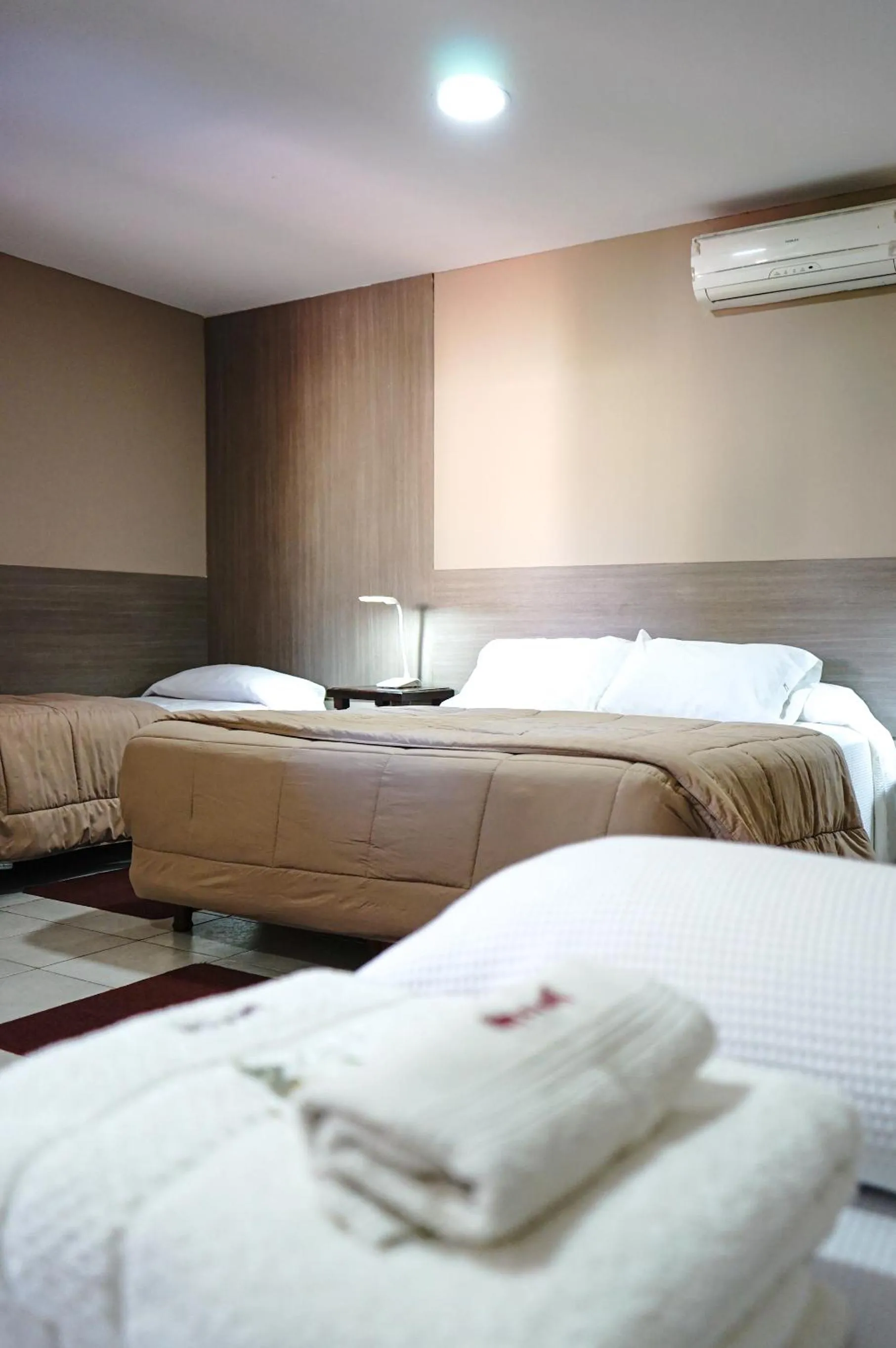 Bedroom, Bed in Hotel de la Linda