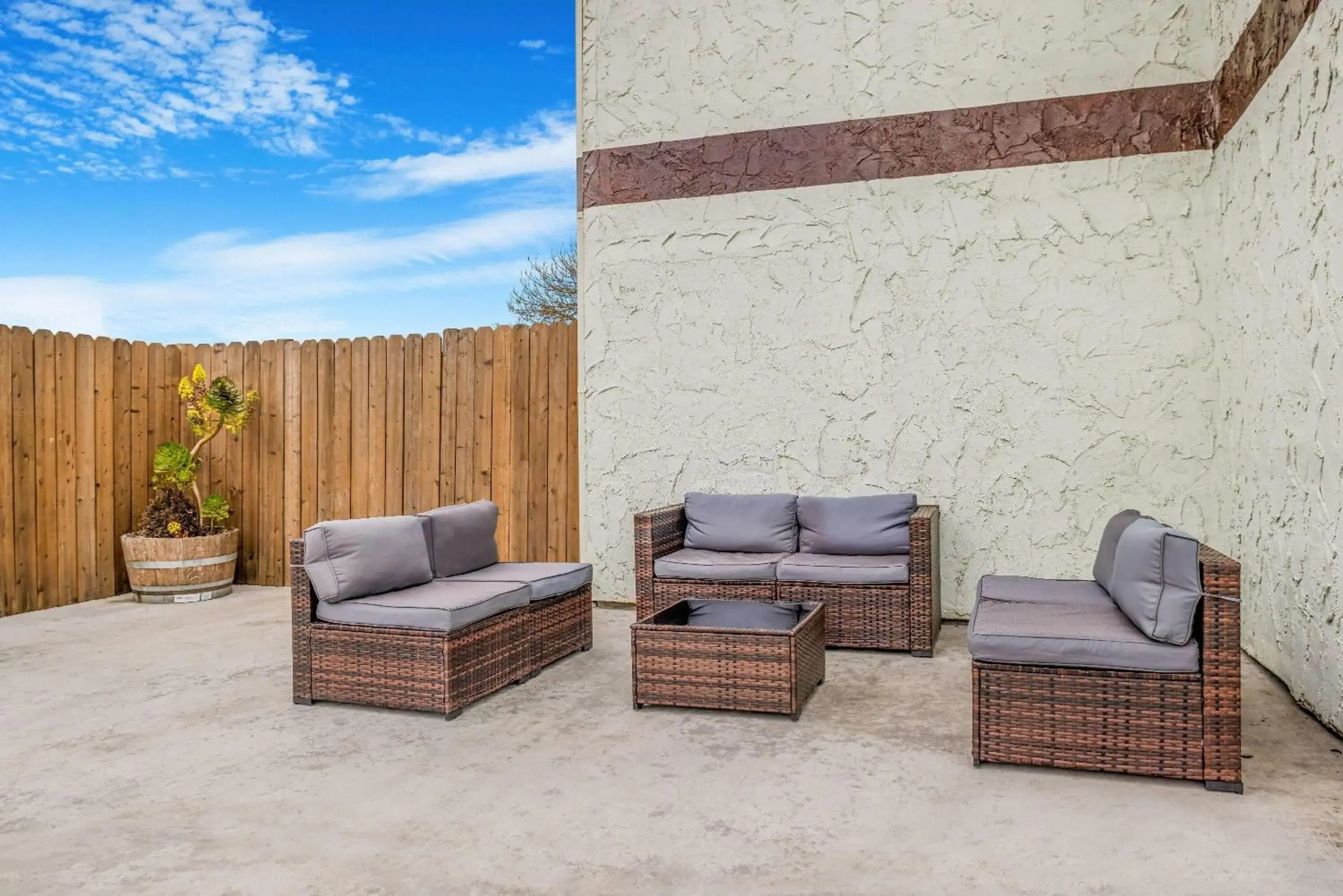 Inner courtyard view in Super 8 by Wyndham Arcata Inner courtyard view in Super 8 by Wyndham Arcata