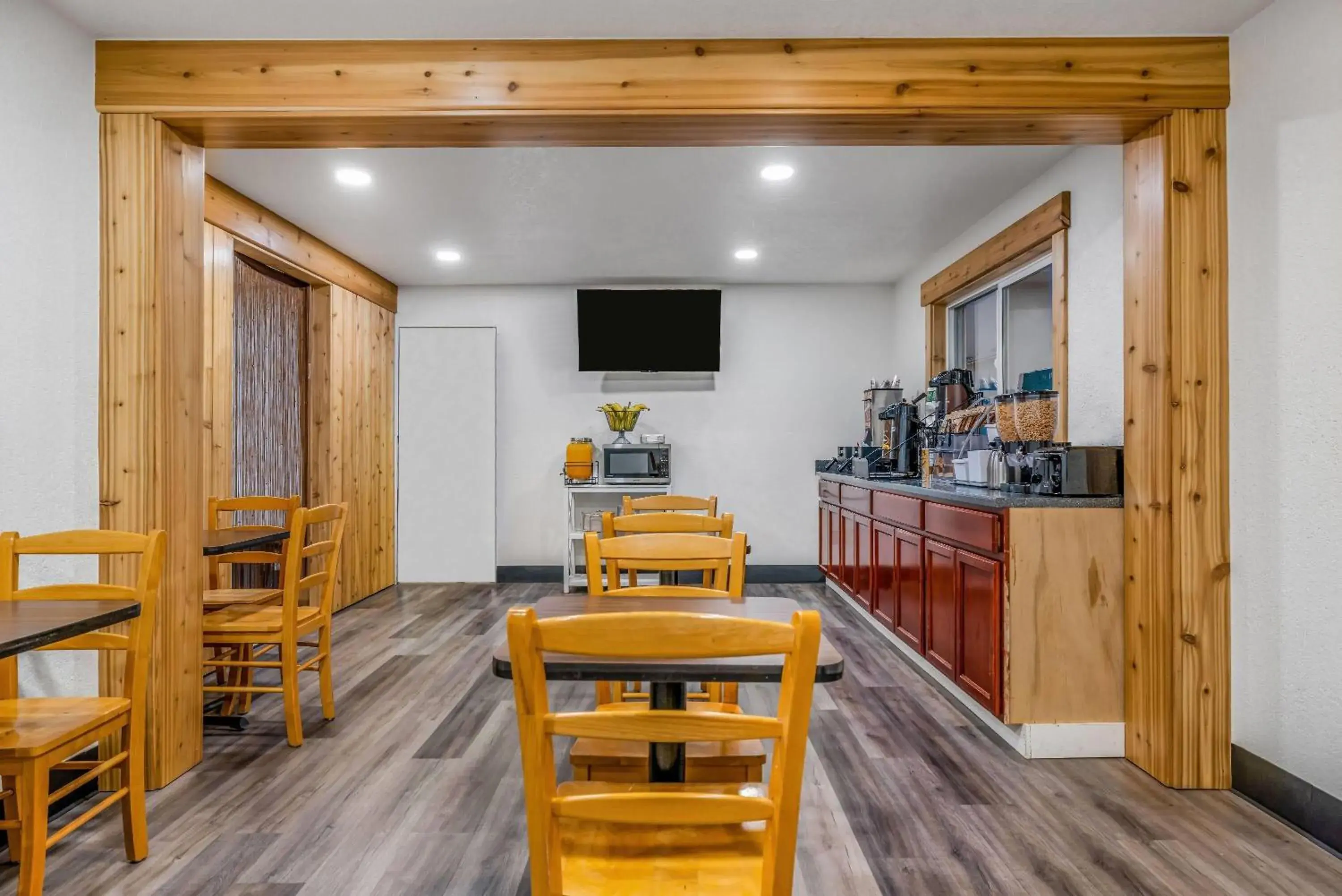 Restaurant/places to eat in Super 8 by Wyndham Arcata Restaurant/places to eat in Super 8 by Wyndham Arcata