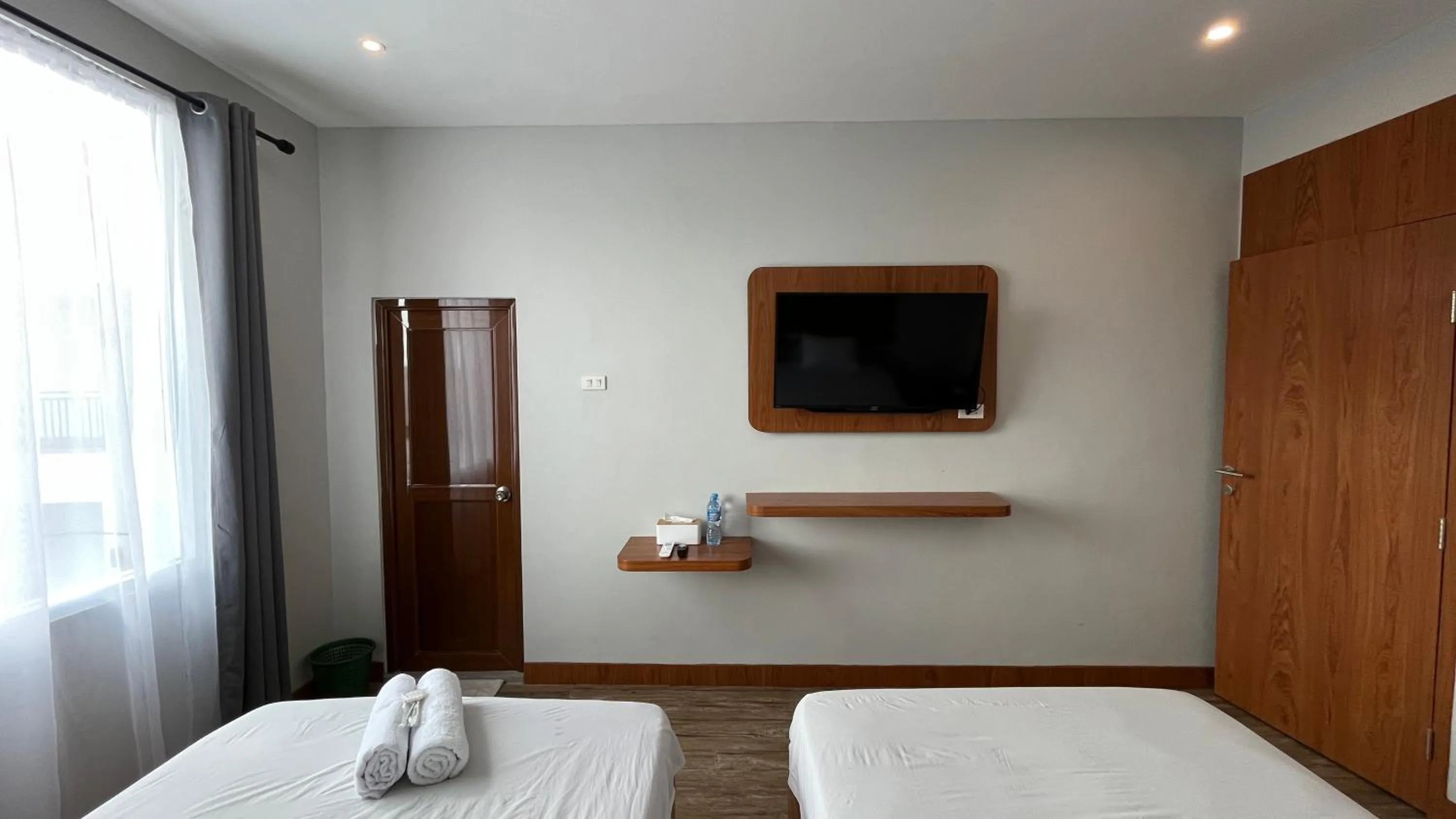 Bedroom, TV/Entertainment Center in RedDoorz @ Jalan Diponegoro Lampung