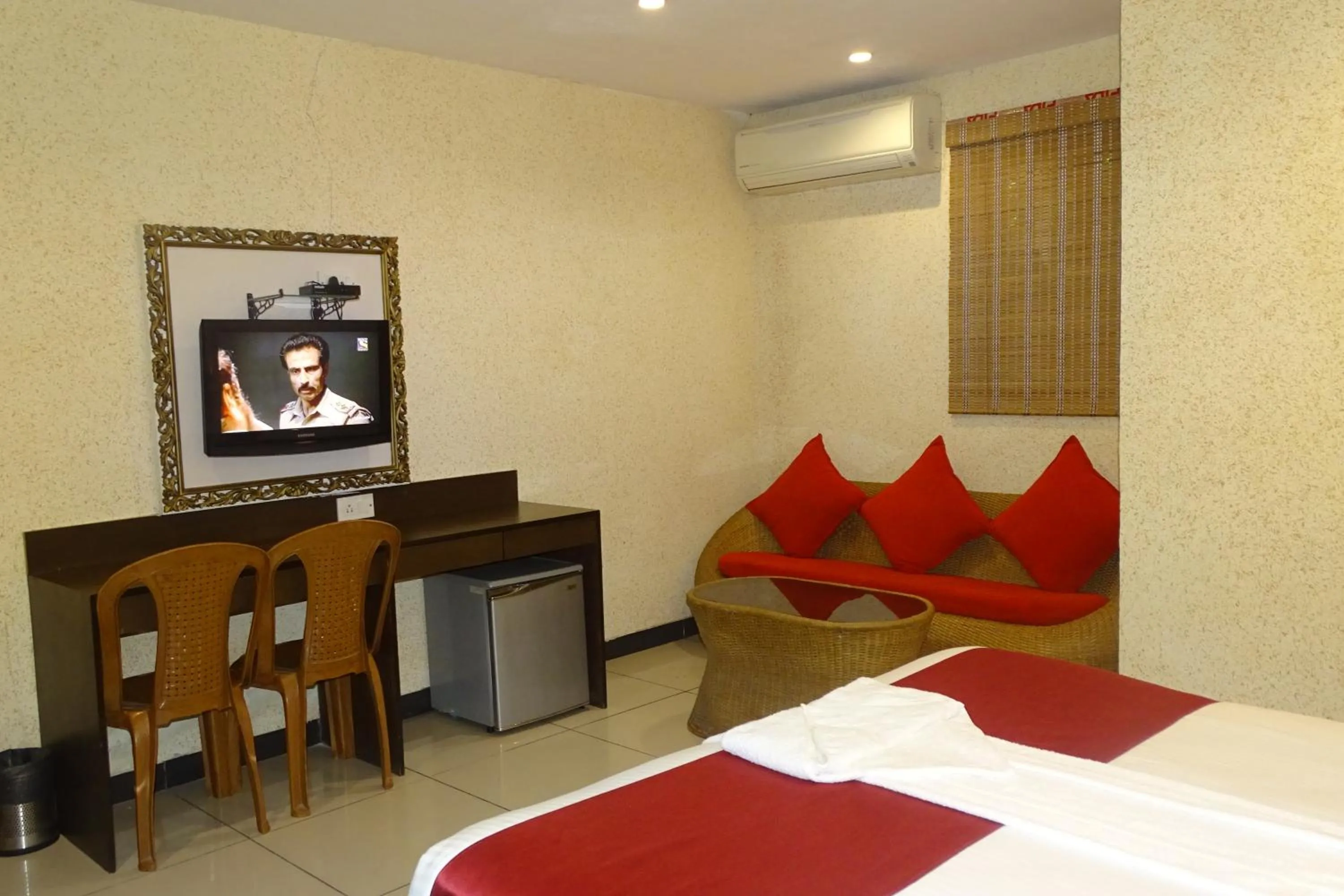 Photo of the whole room, Bed in Hotel Sunshine Airport