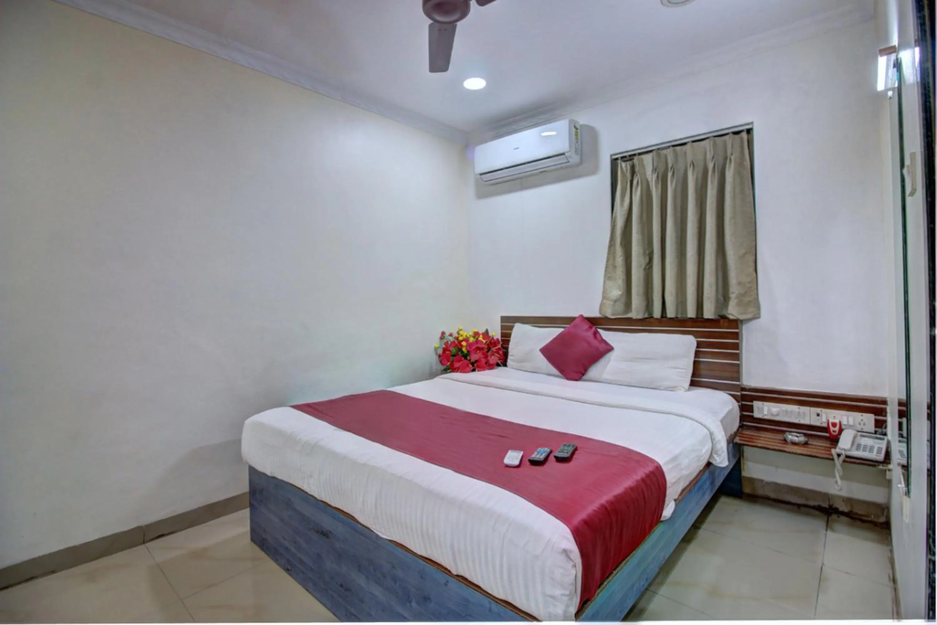 Bed in Hotel Sunshine Airport