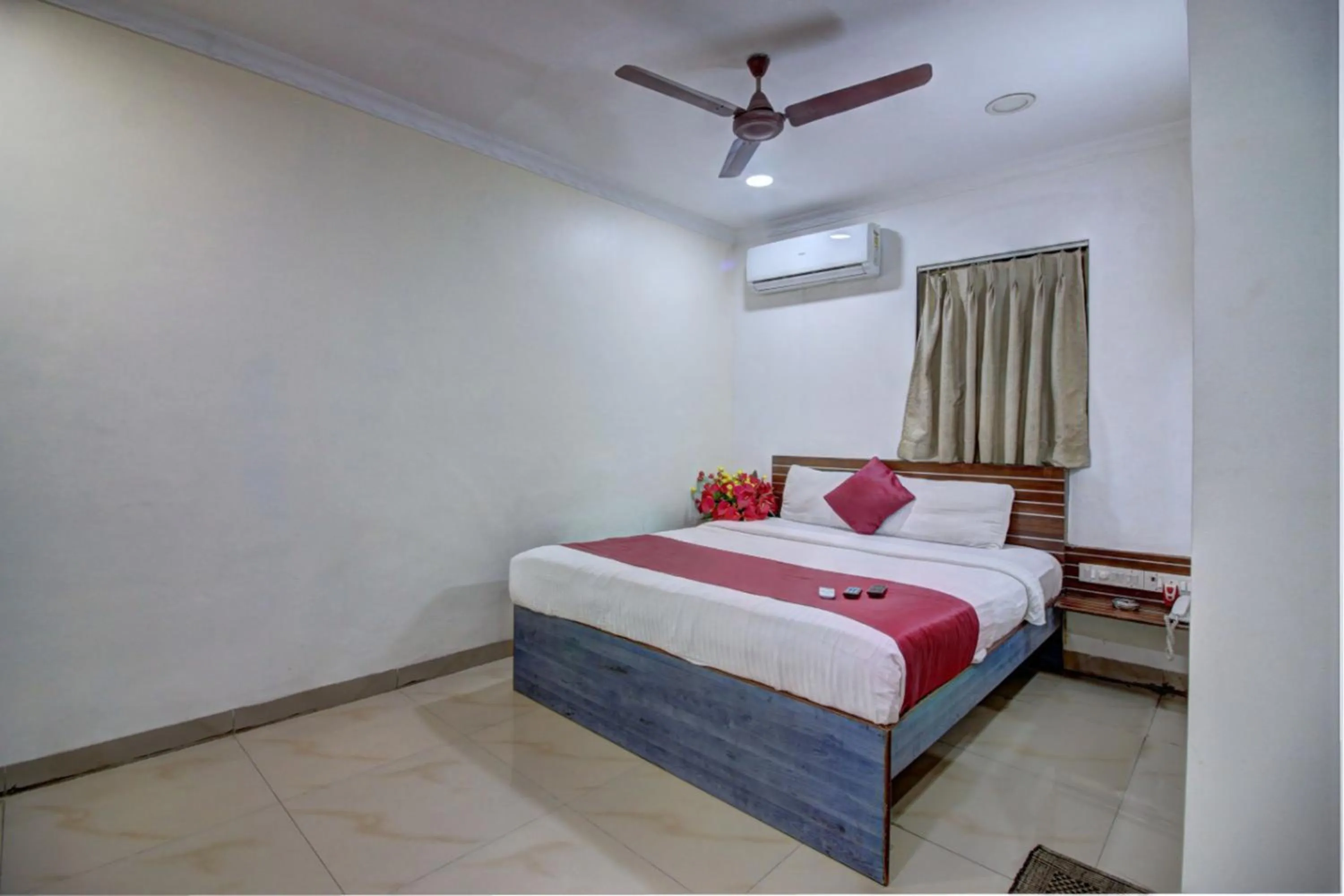 Bed in Hotel Sunshine Airport