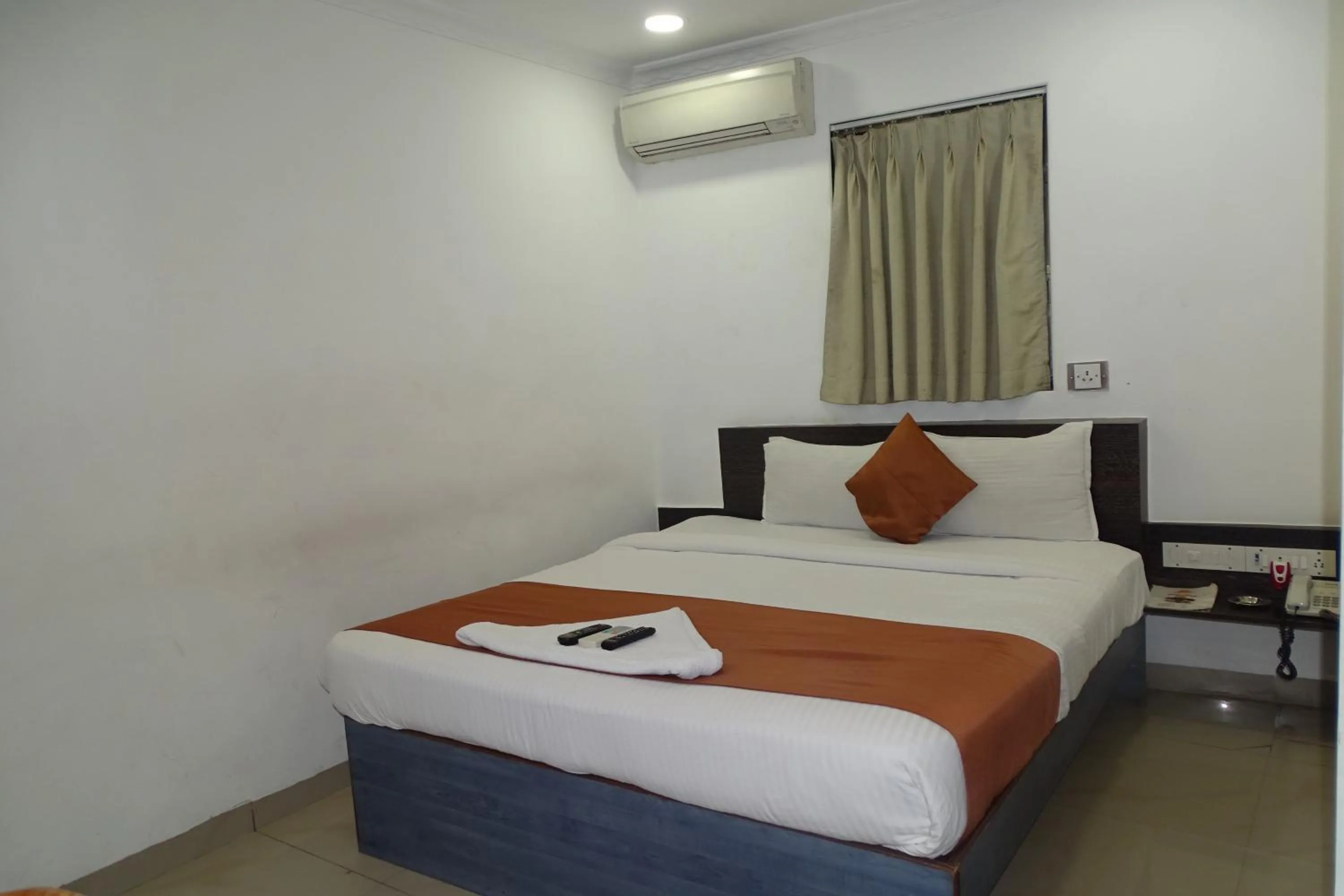 Bed in Hotel Sunshine Airport