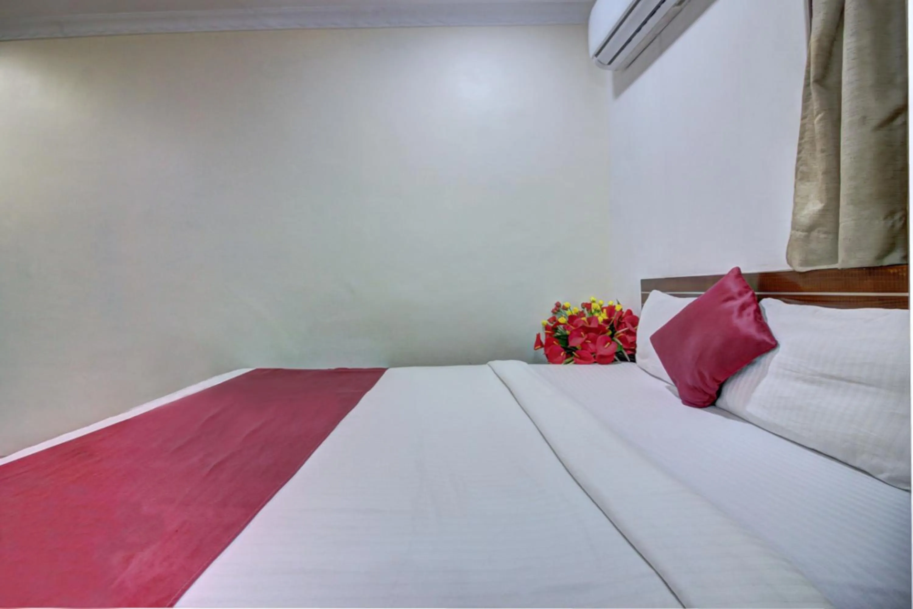 Bed in Hotel Sunshine Airport