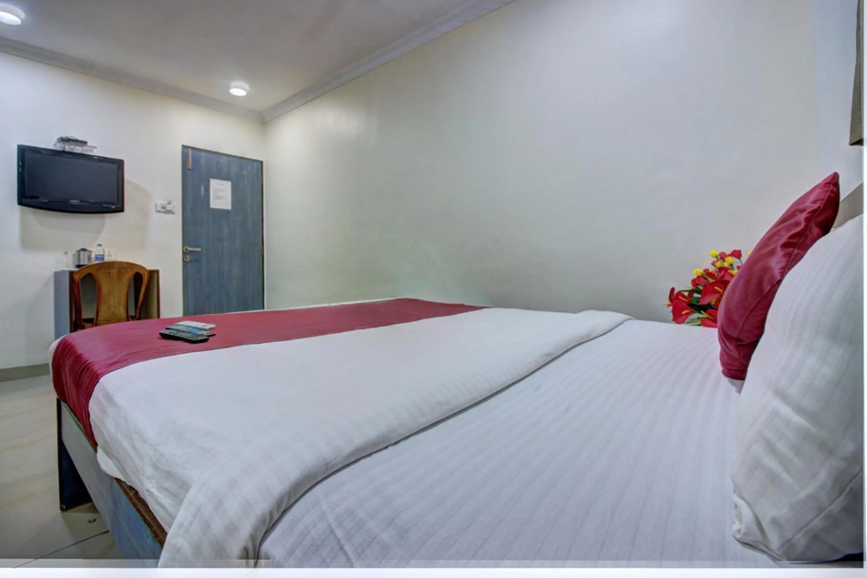 Bed in Hotel Sunshine Airport