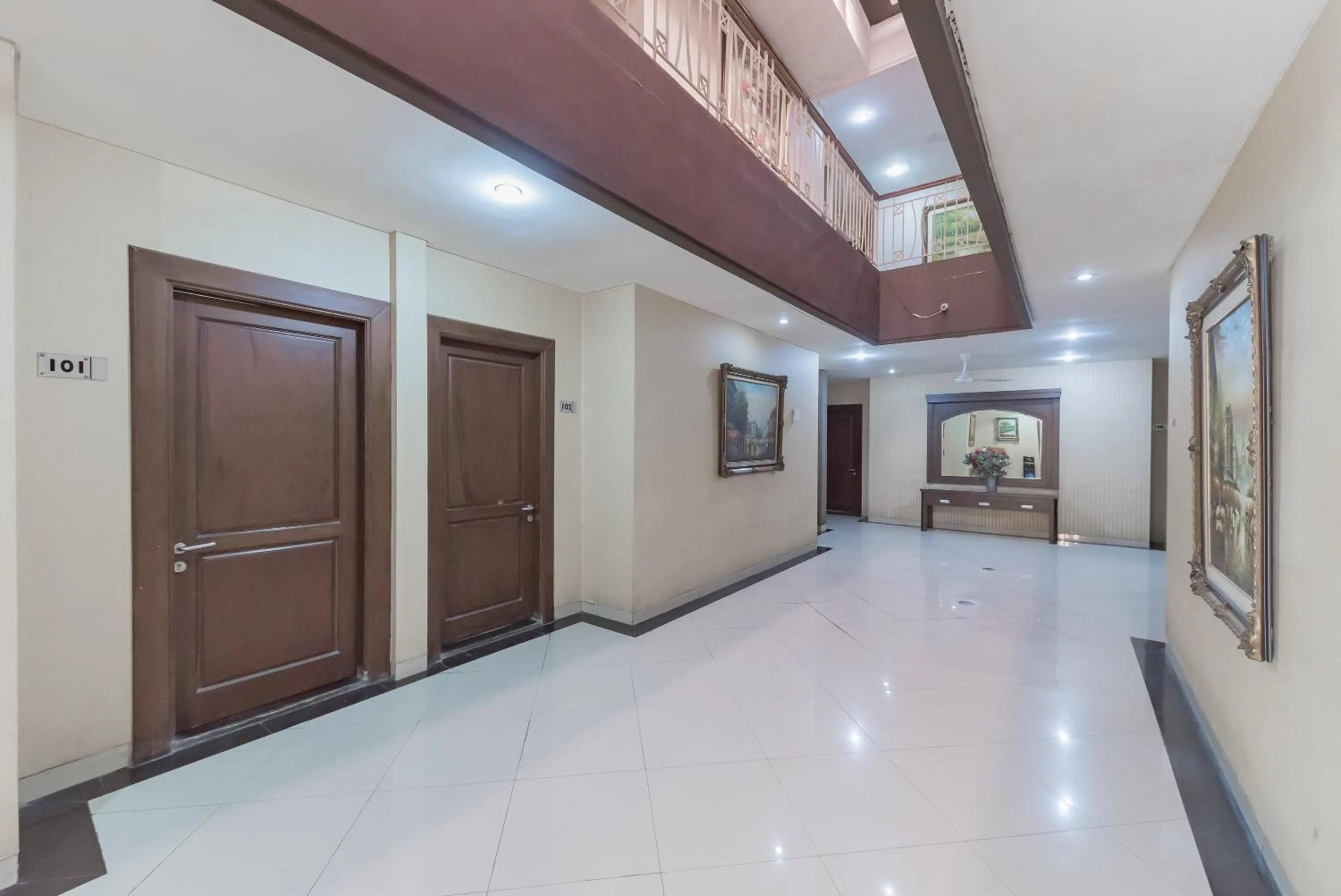 Property building in RedDoorz at La Mega near Pasar Pagi Cirebon