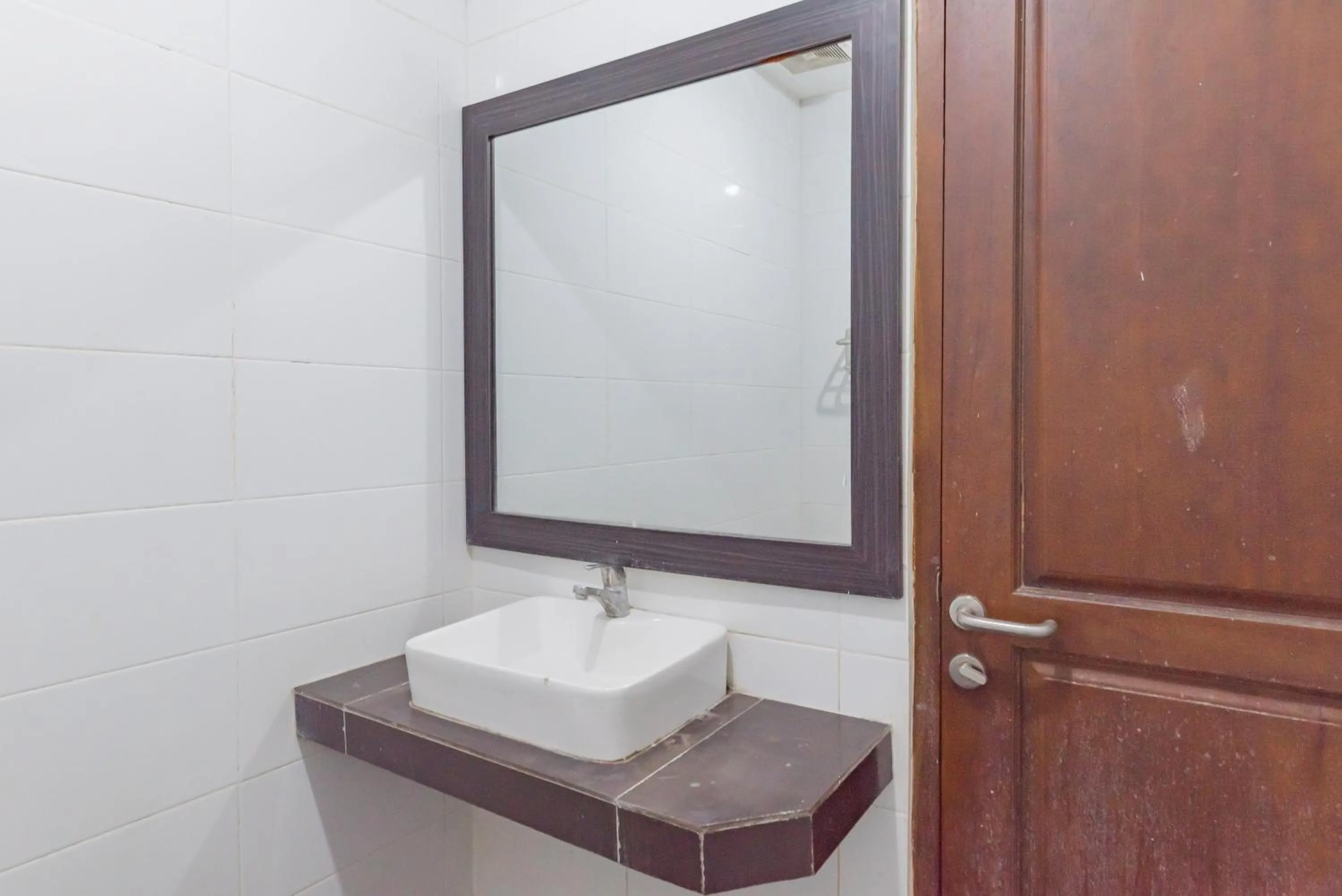 Bathroom in RedDoorz at La Mega near Pasar Pagi Cirebon