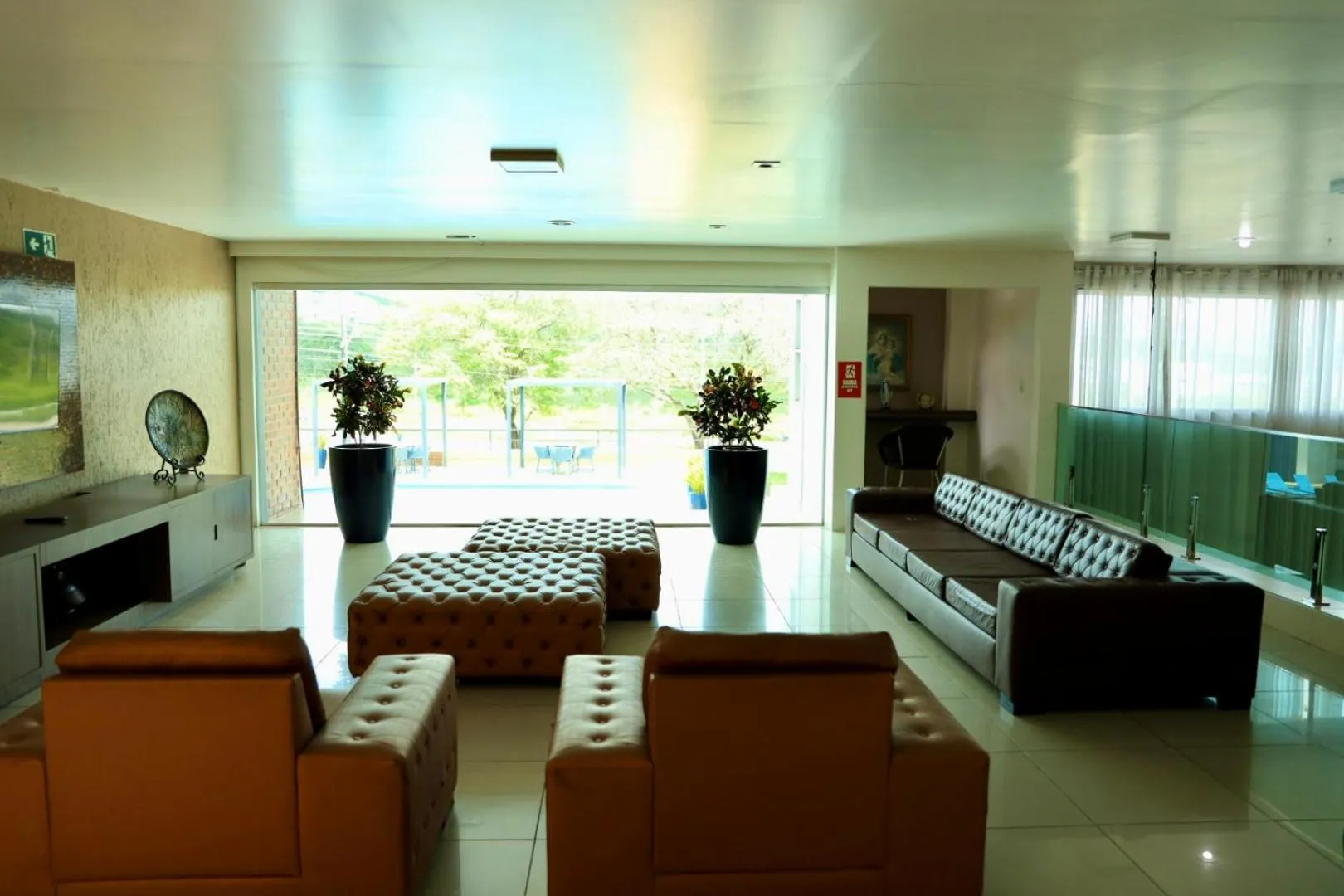 TV and multimedia in Hotel Village Premium Caruaru