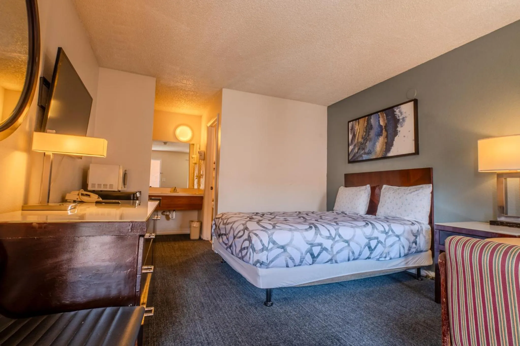 Bed in National 9 Inn