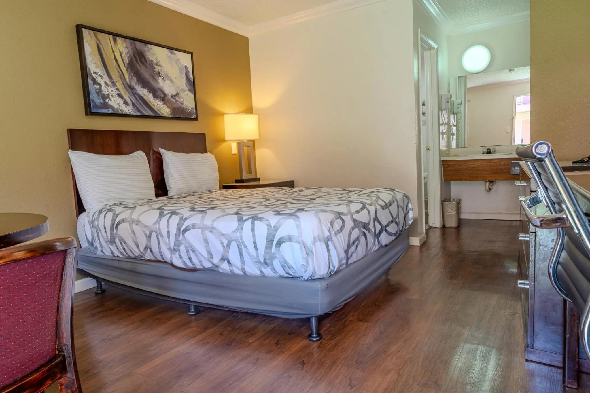 Bed in National 9 Inn