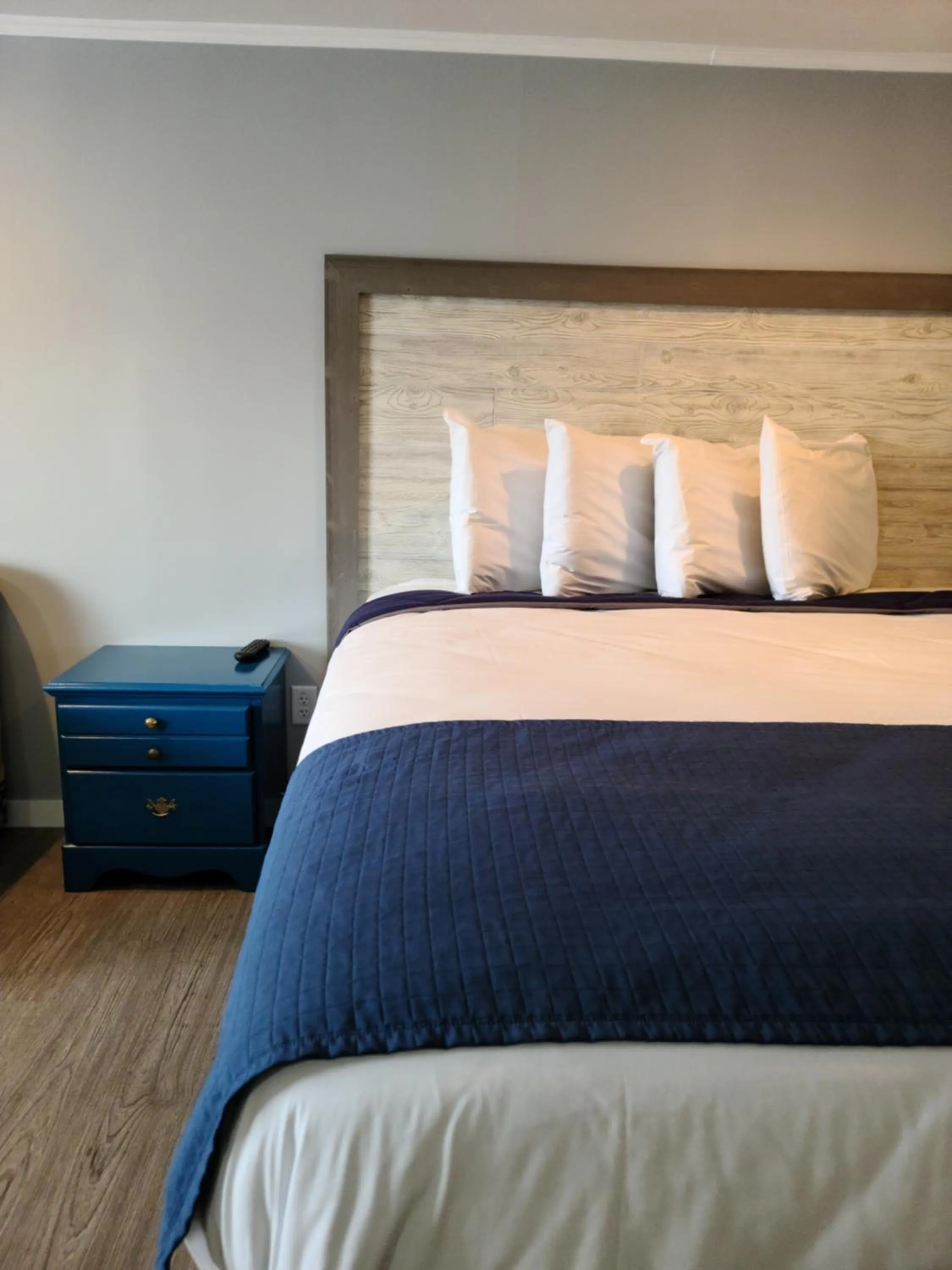 Bed in Tides Motel - Hampton Beach