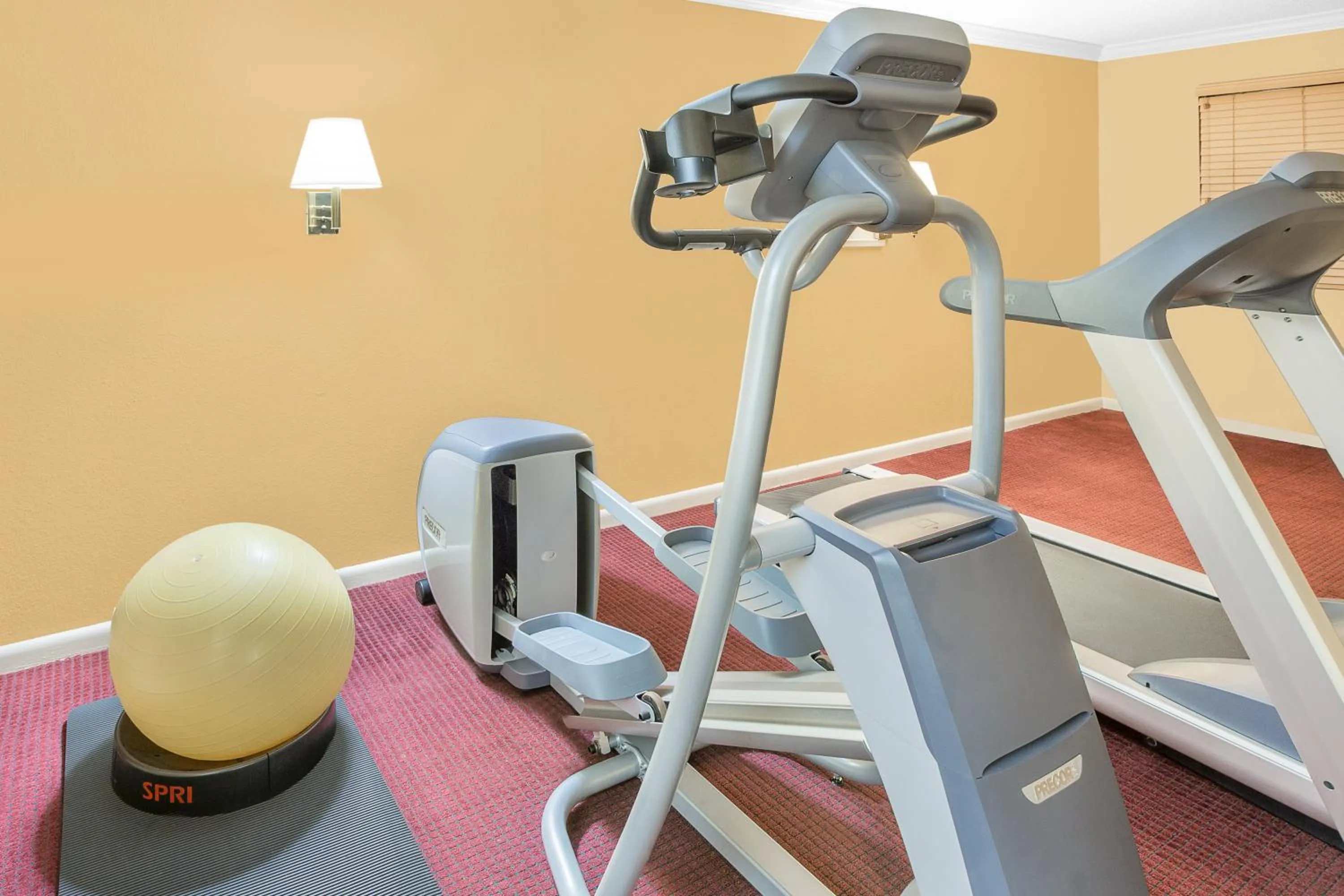 Fitness centre/facilities, Fitness Center/Facilities in Days Inn by Wyndham N Little Rock East